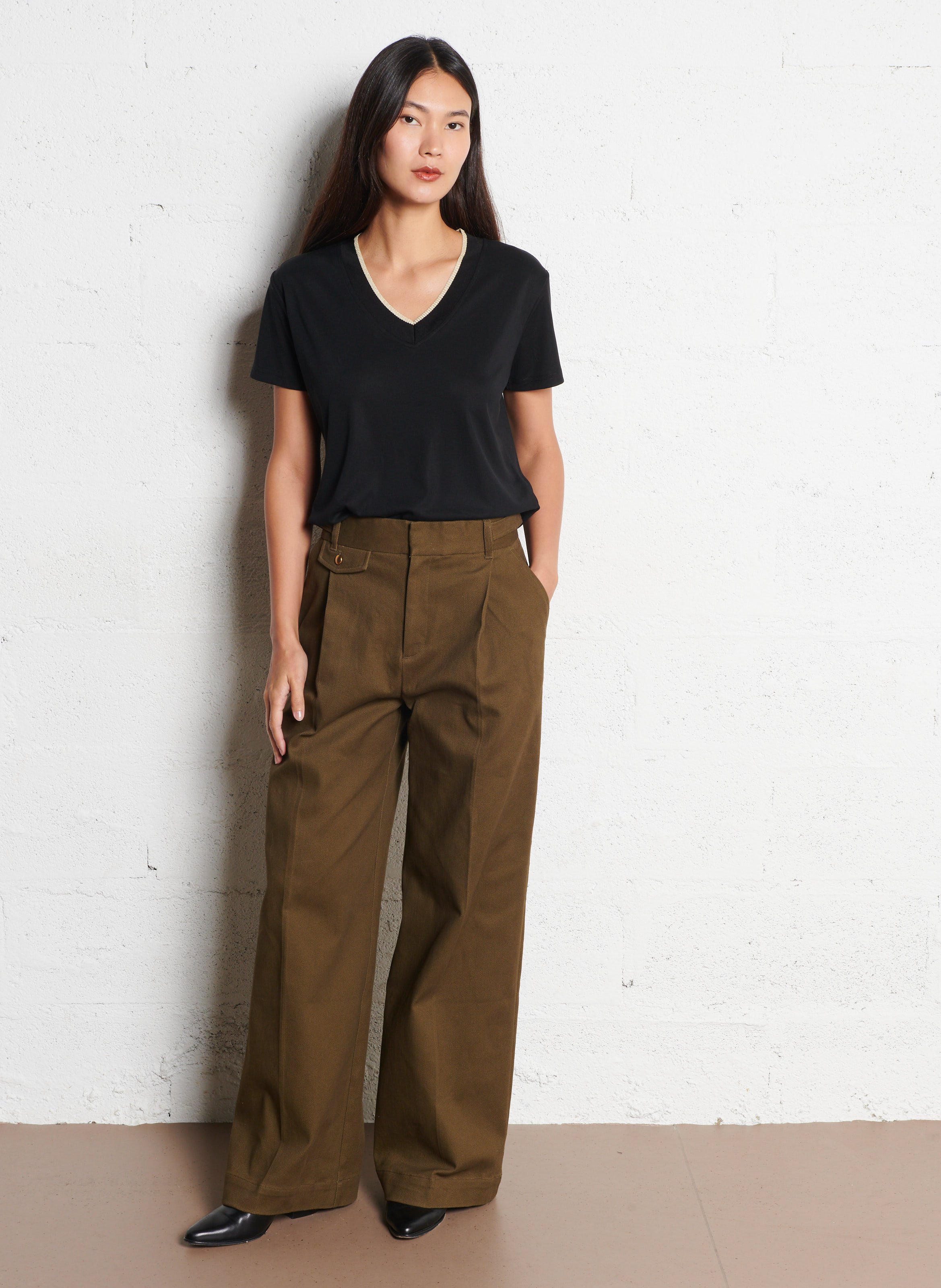 Tee-shirt col V en coton mélangé LE TEMPS DES CERISES Noir