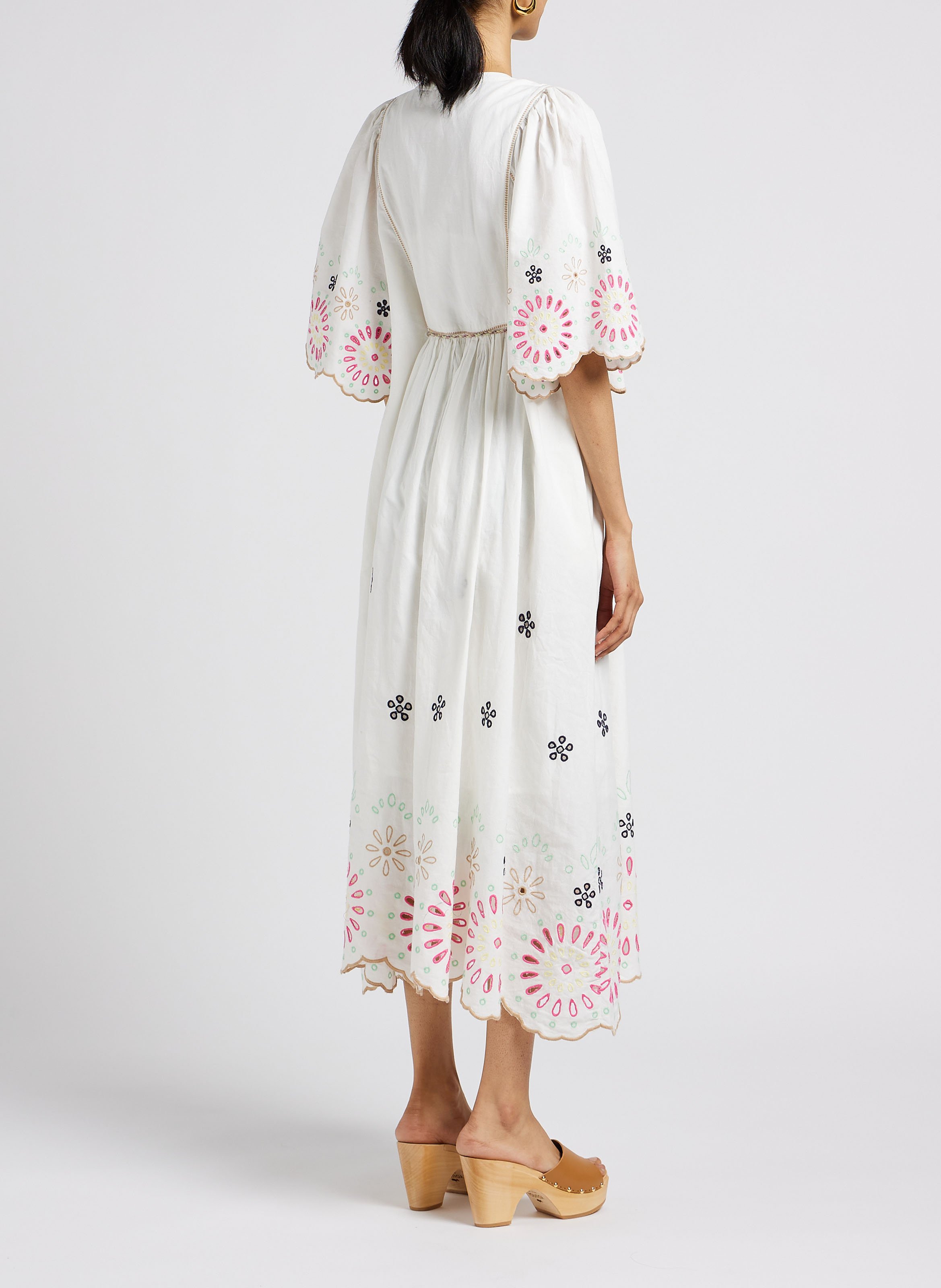 Kleid aus Baumwolle und Leinen mit farbiger Ajour-Stickerei SCOTCH AND SODA Beige