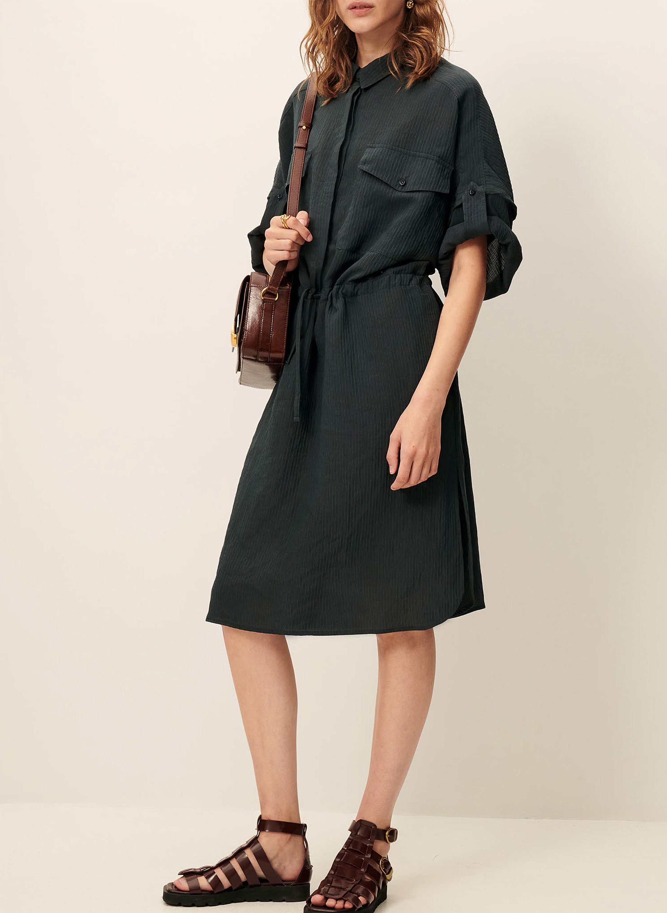 Halflange jurk met klassieke kraag SESSUN Groen