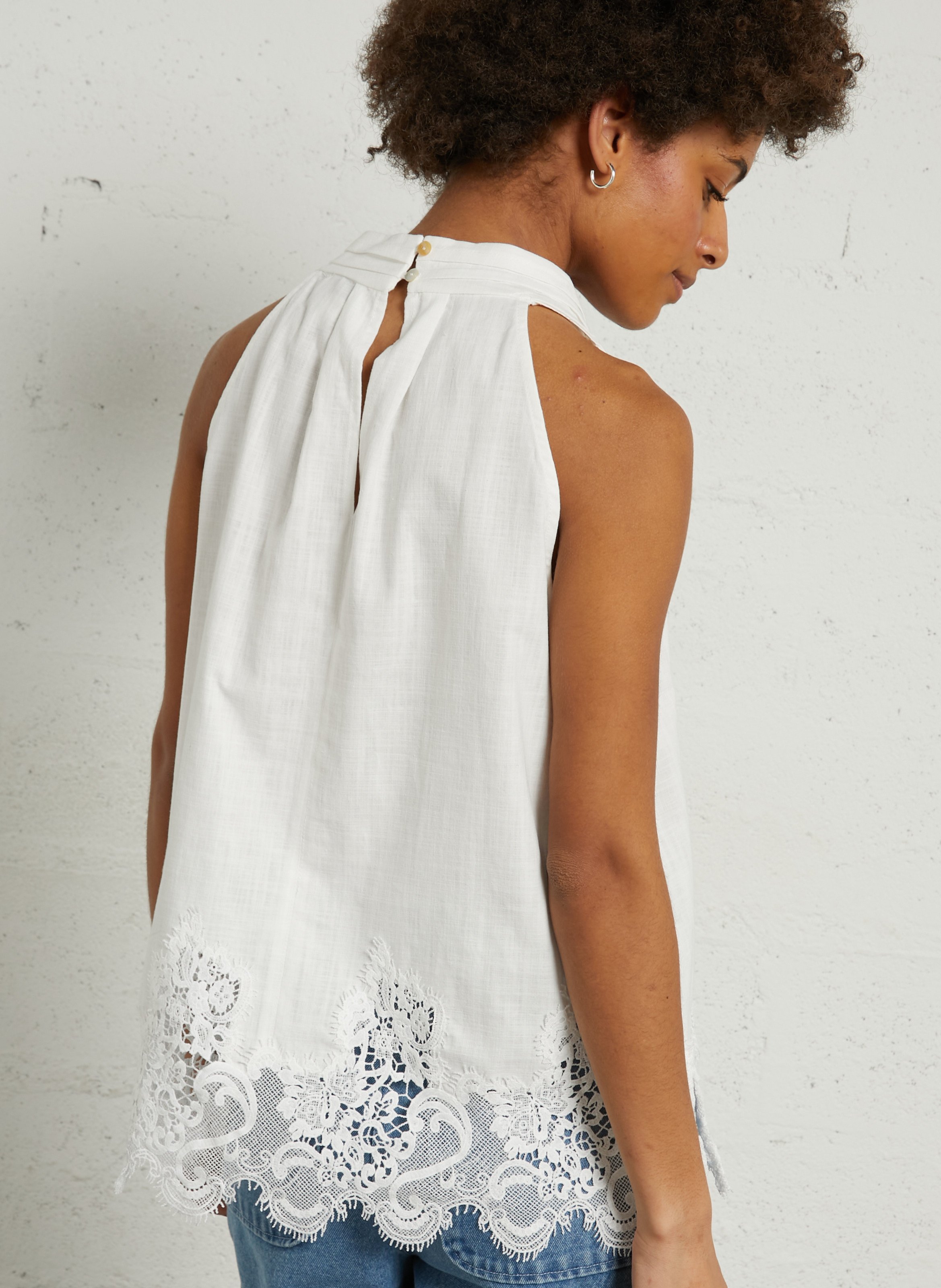 Loose V-neck top in a linen blend with lace SEE U SOON White