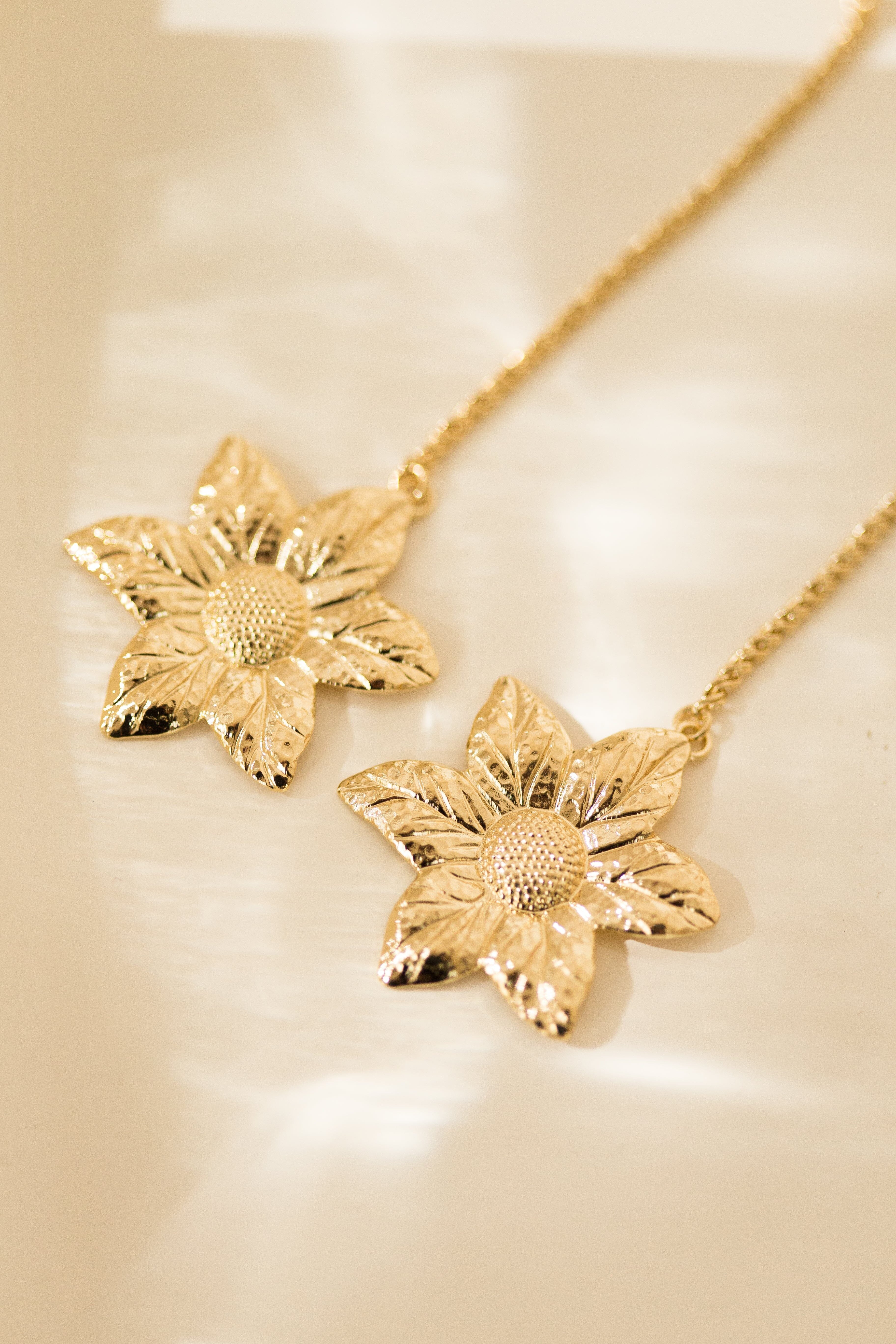 Silver-plated flower drop earrings Golden