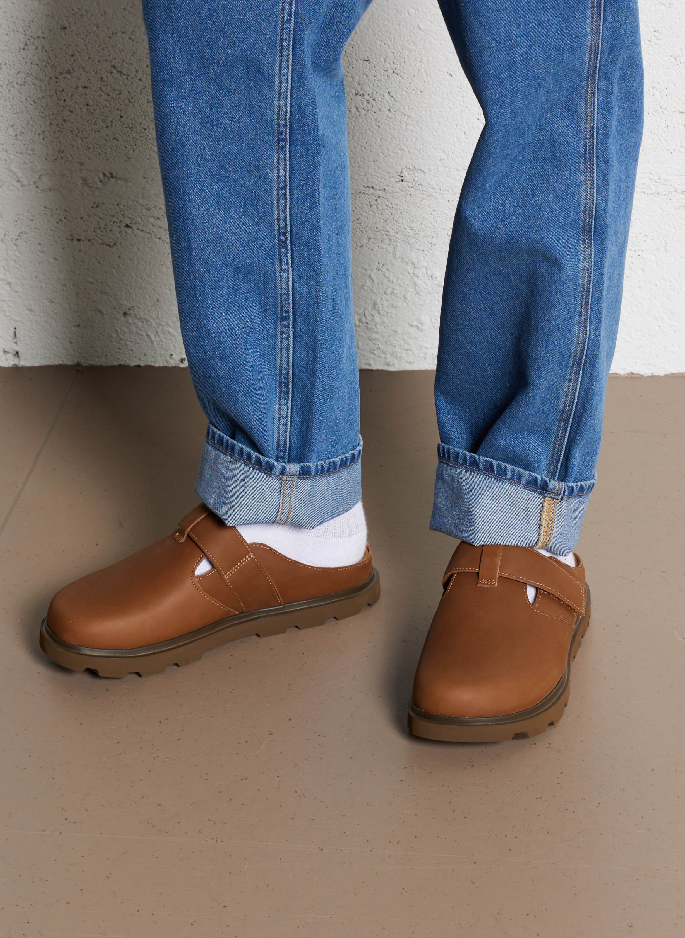 Aouda flat leather sandals UGG Brown