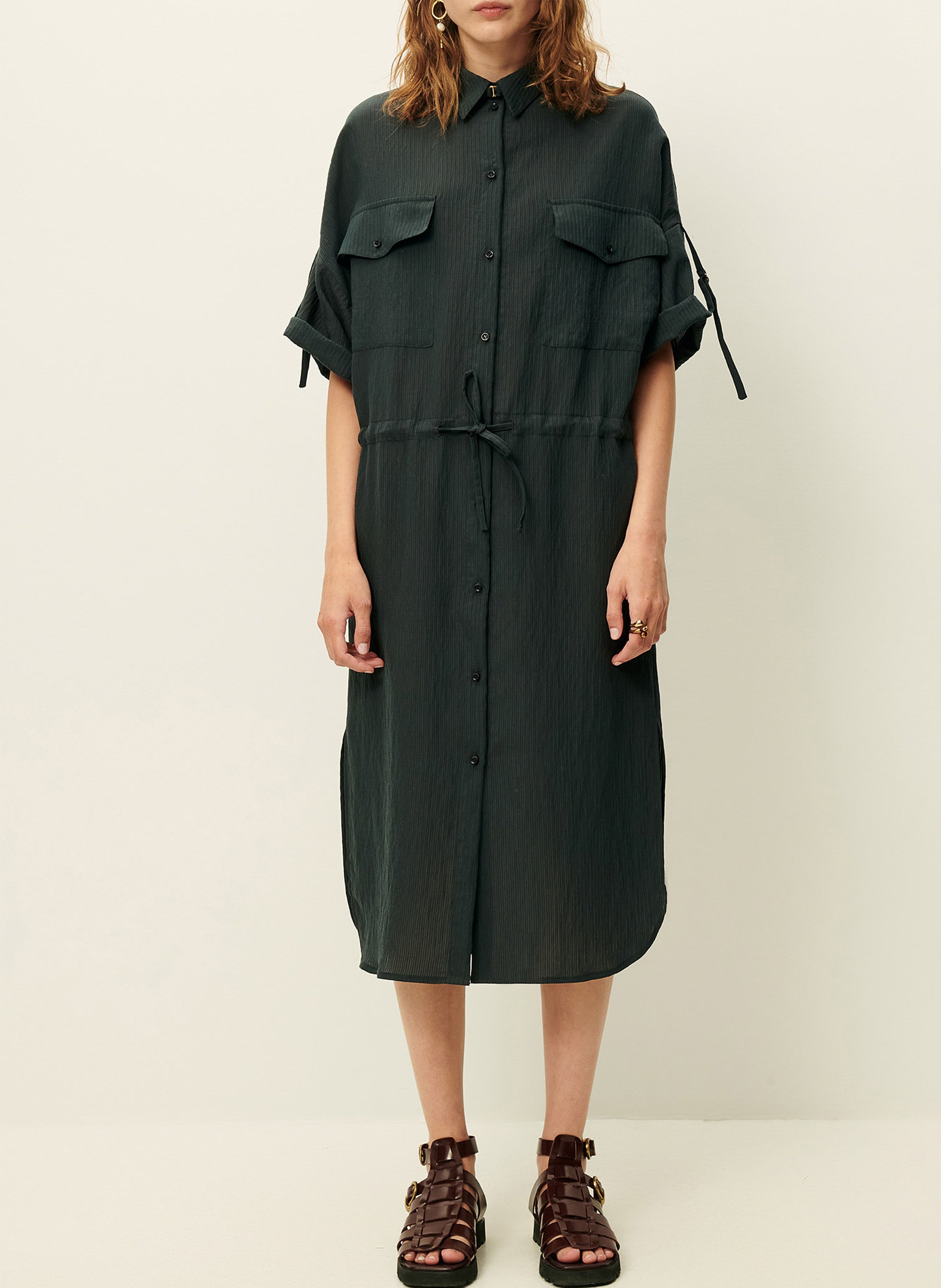 Halflange jurk met klassieke kraag SESSUN Groen