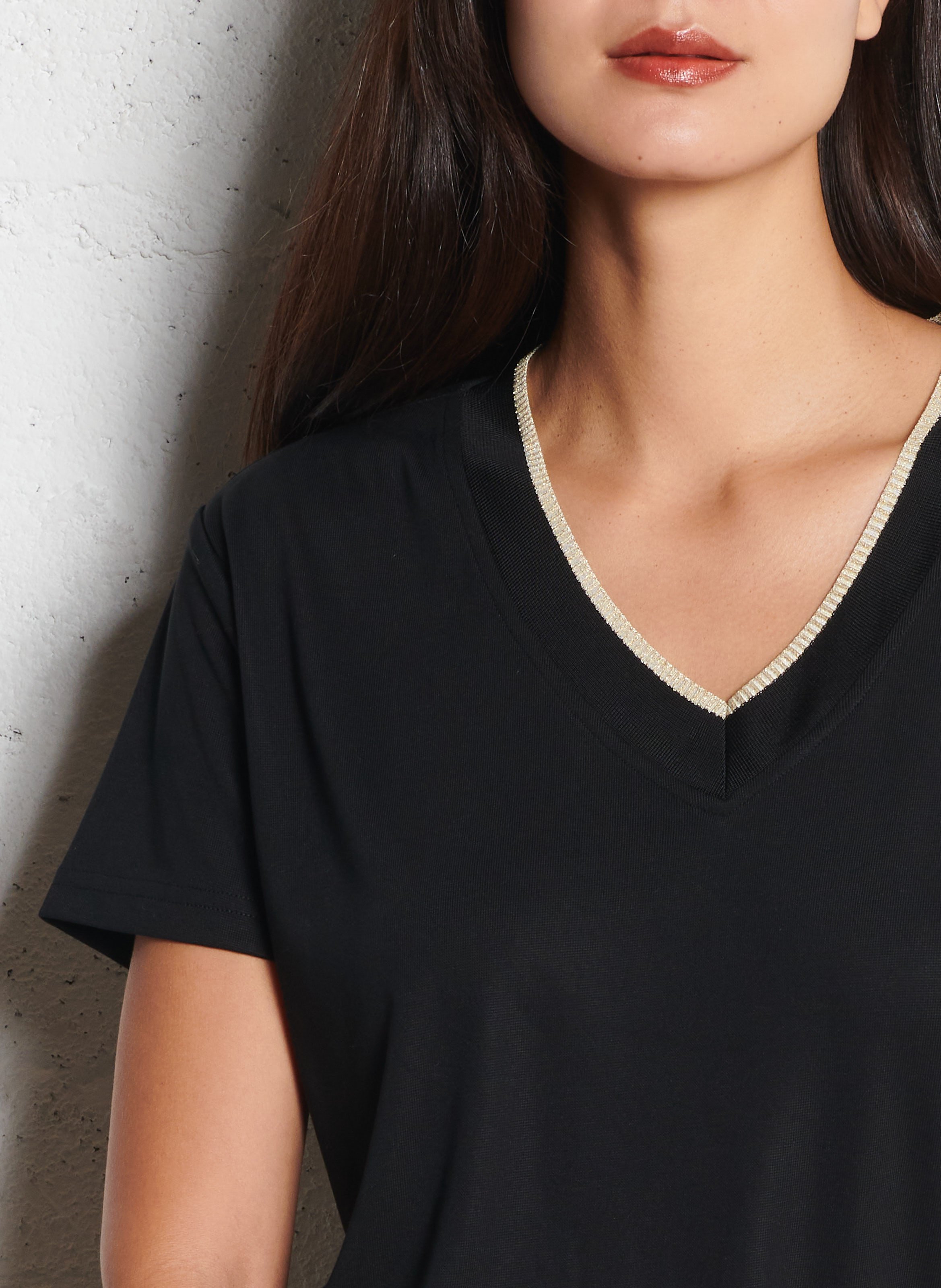 Tee-shirt col V en coton mélangé LE TEMPS DES CERISES Noir