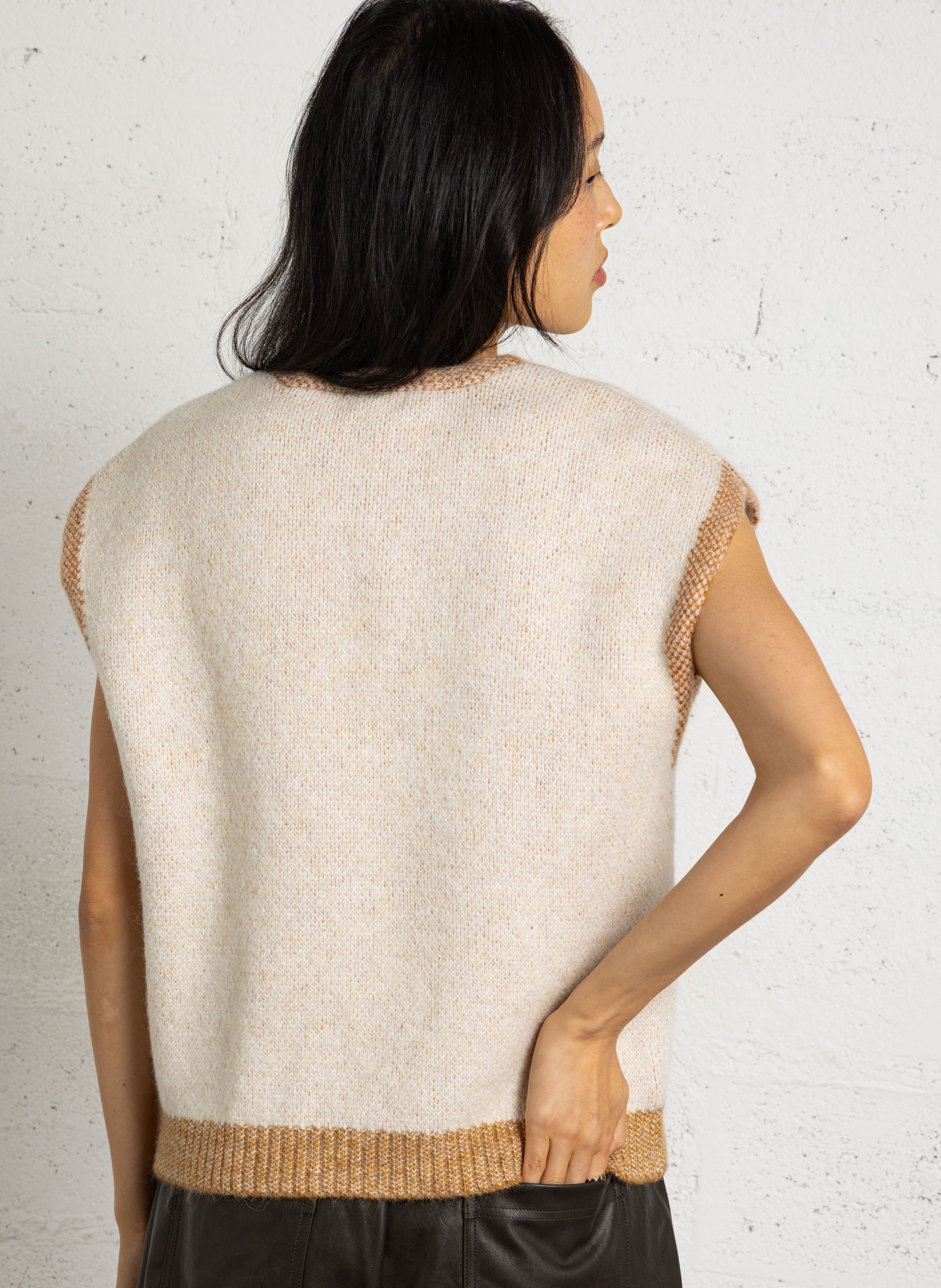 Straight V-neck sleeveless printed sweater MAISON 123 Beige