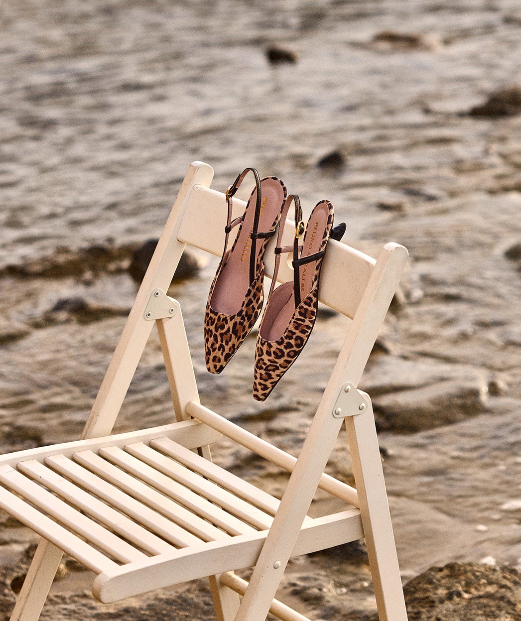 Leopard print low heel pumps. PEDRO MIRALLES Brown