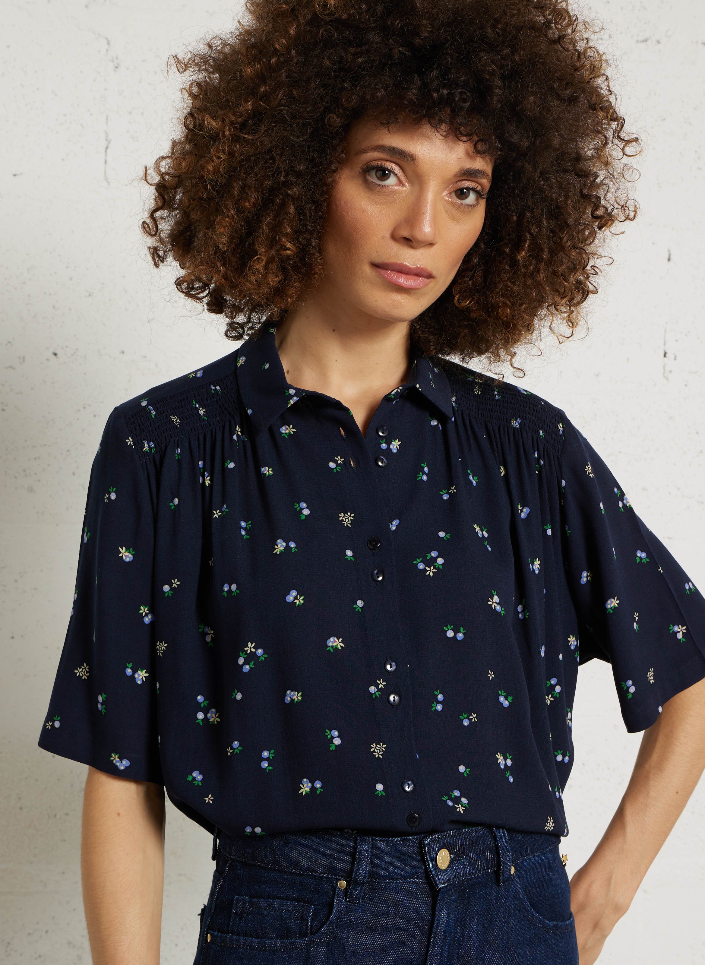 Floral print loose-fit shirt with classic collar DES PETITS HAUTS Black