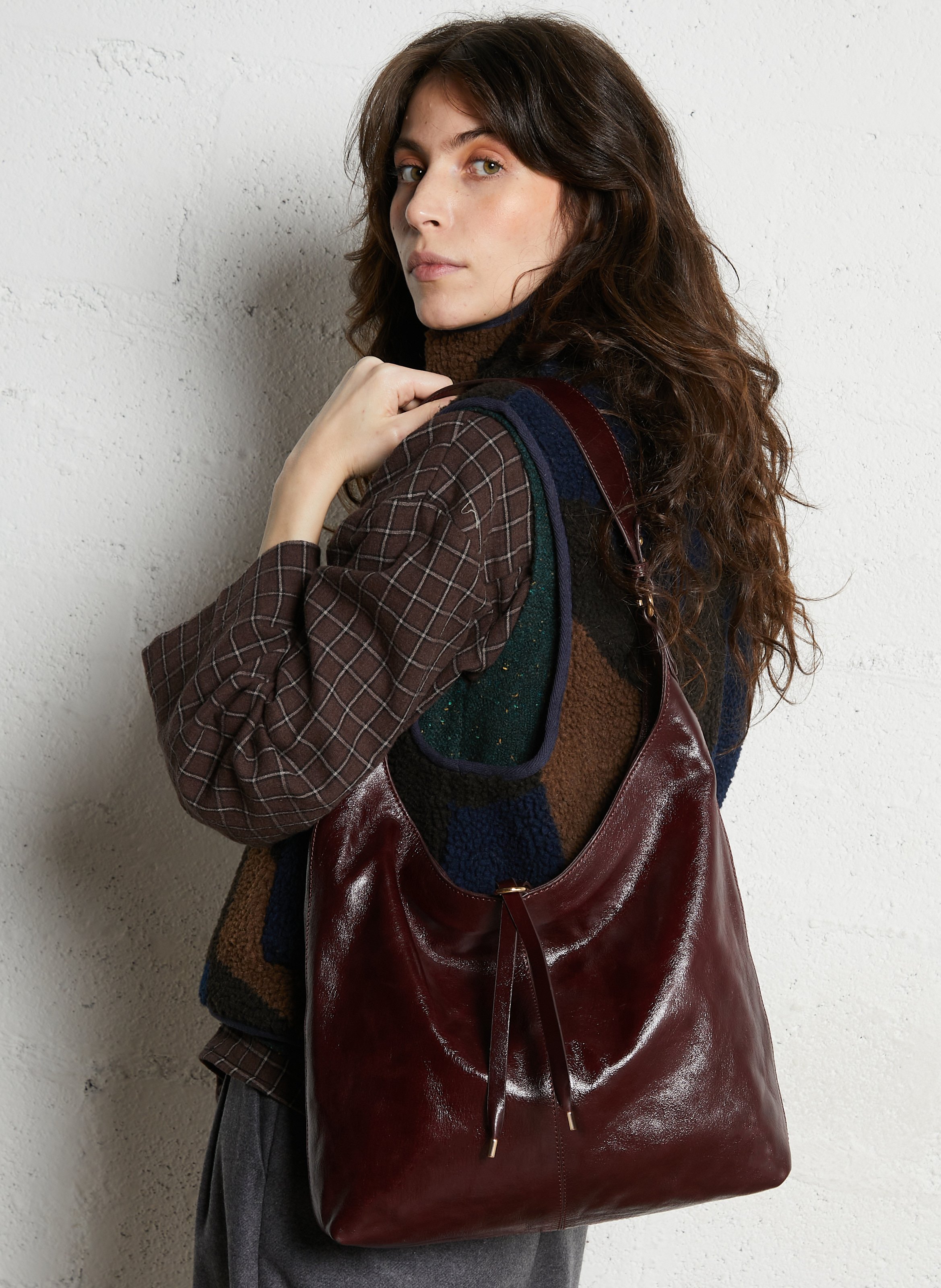 Solid leather shoulder bag PETITE MENDIGOTE Purple