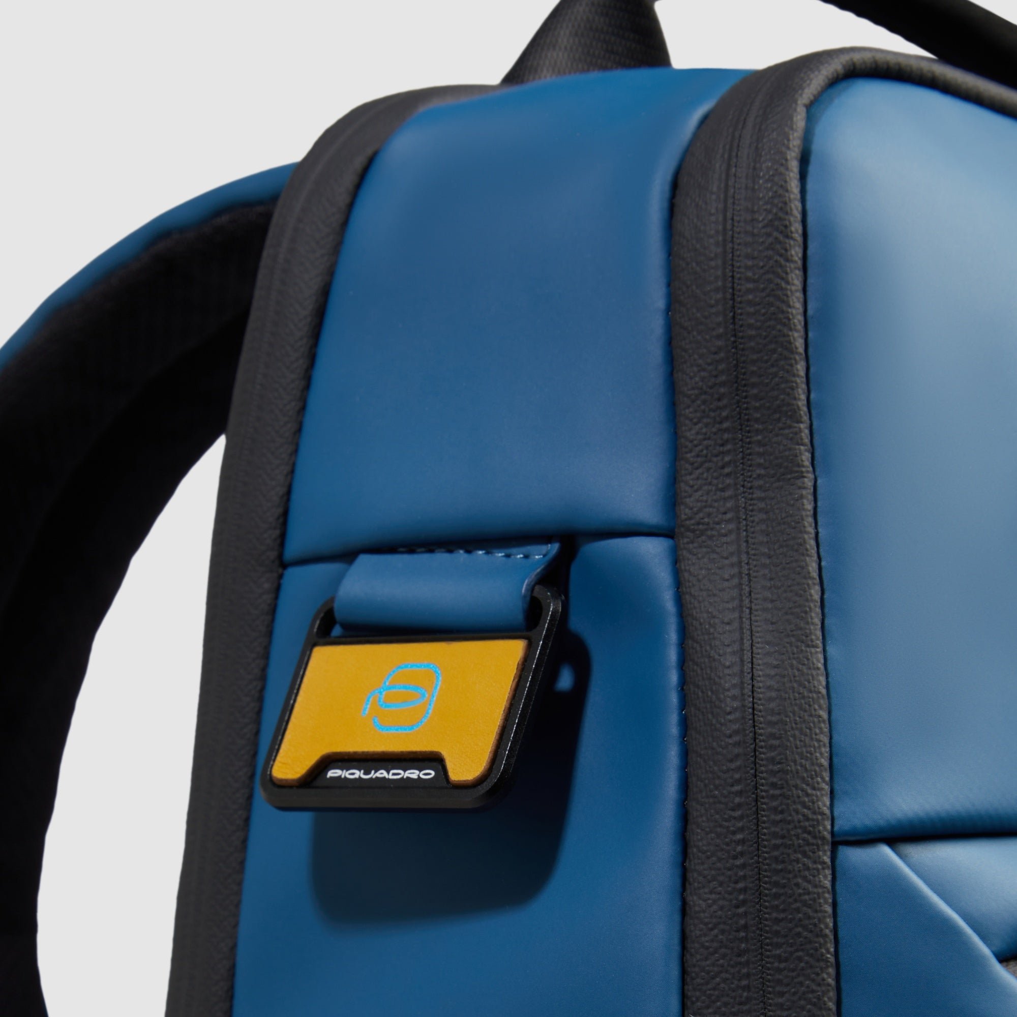 Backpack for computer and ipad® with chest strap, bottle pocket PIQUADRO Grey