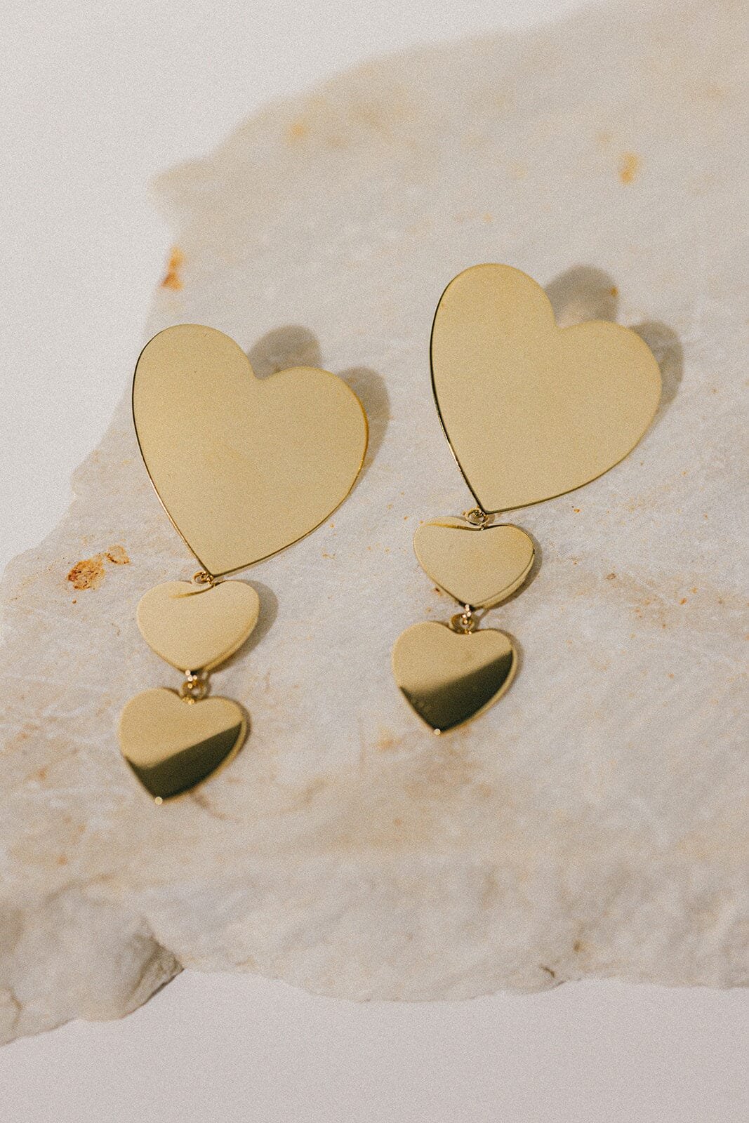 Dangling heart-shaped gold-plated stud earrings Golden