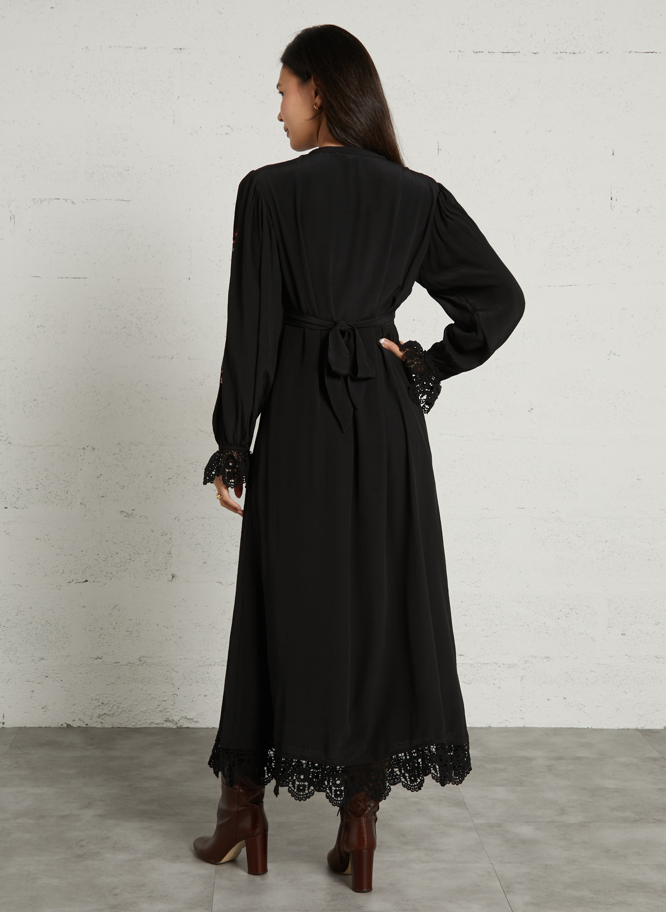 Robe longue brodée col tunisien LOUISE MISHA Noir
