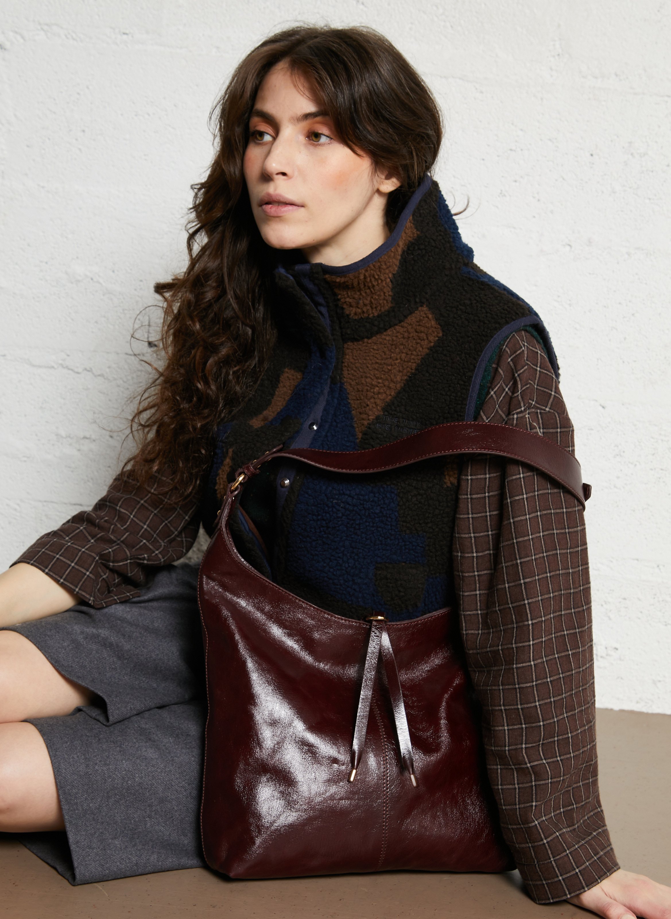 Solid leather shoulder bag PETITE MENDIGOTE Purple