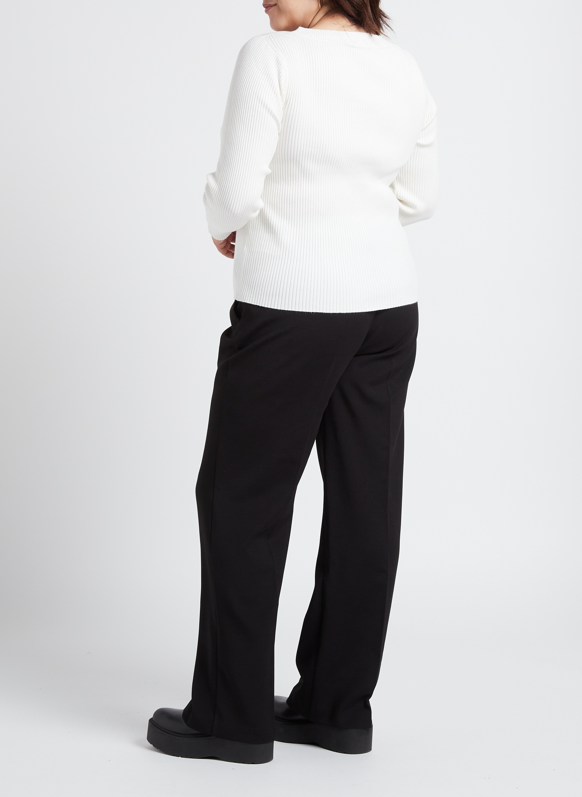 Figurbetontes Top mit V-Ausschnitt GINA TRICOT Weiss