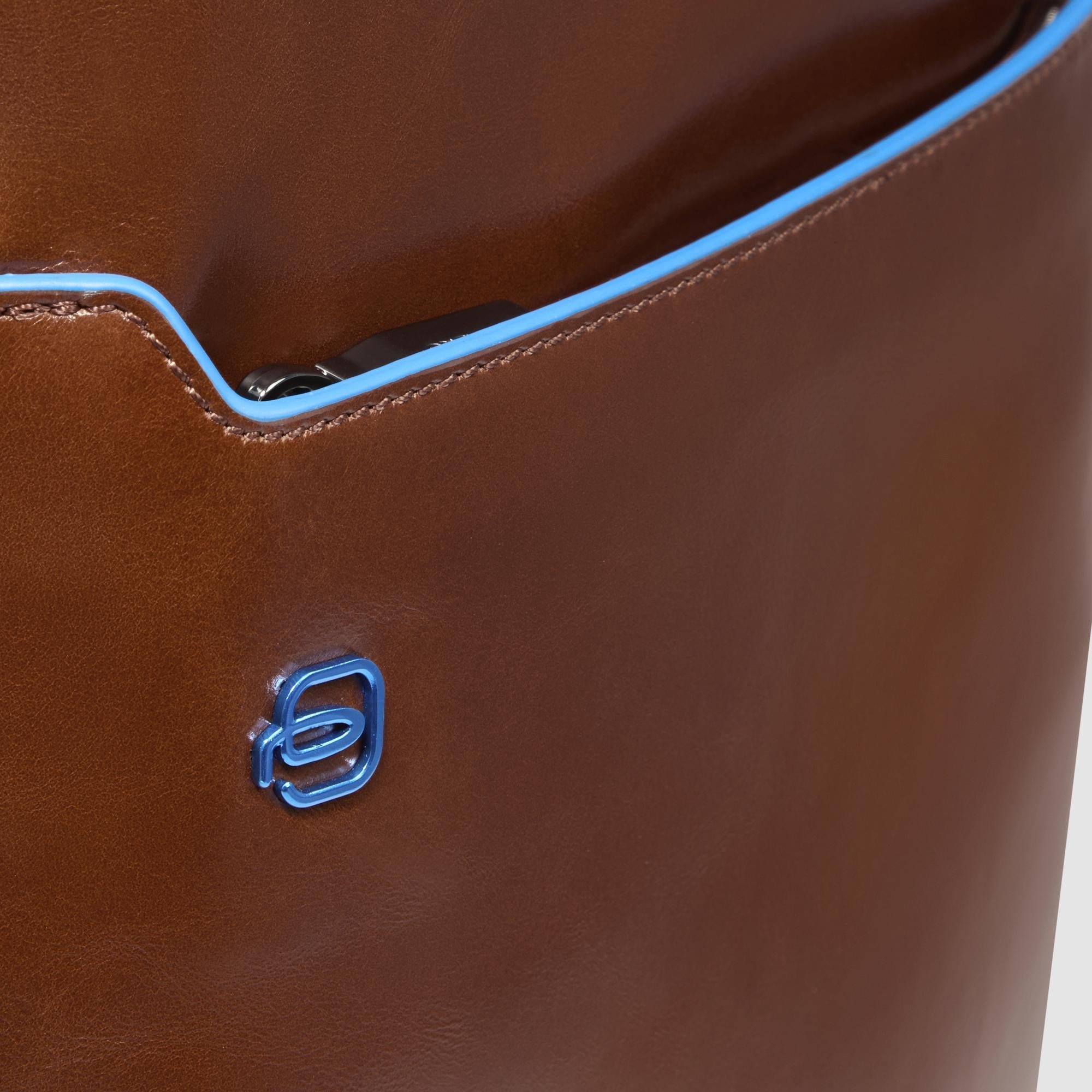 Backpack for laptop and ipad® with shockproof protection and RFID protection, anti-theft cable Brown