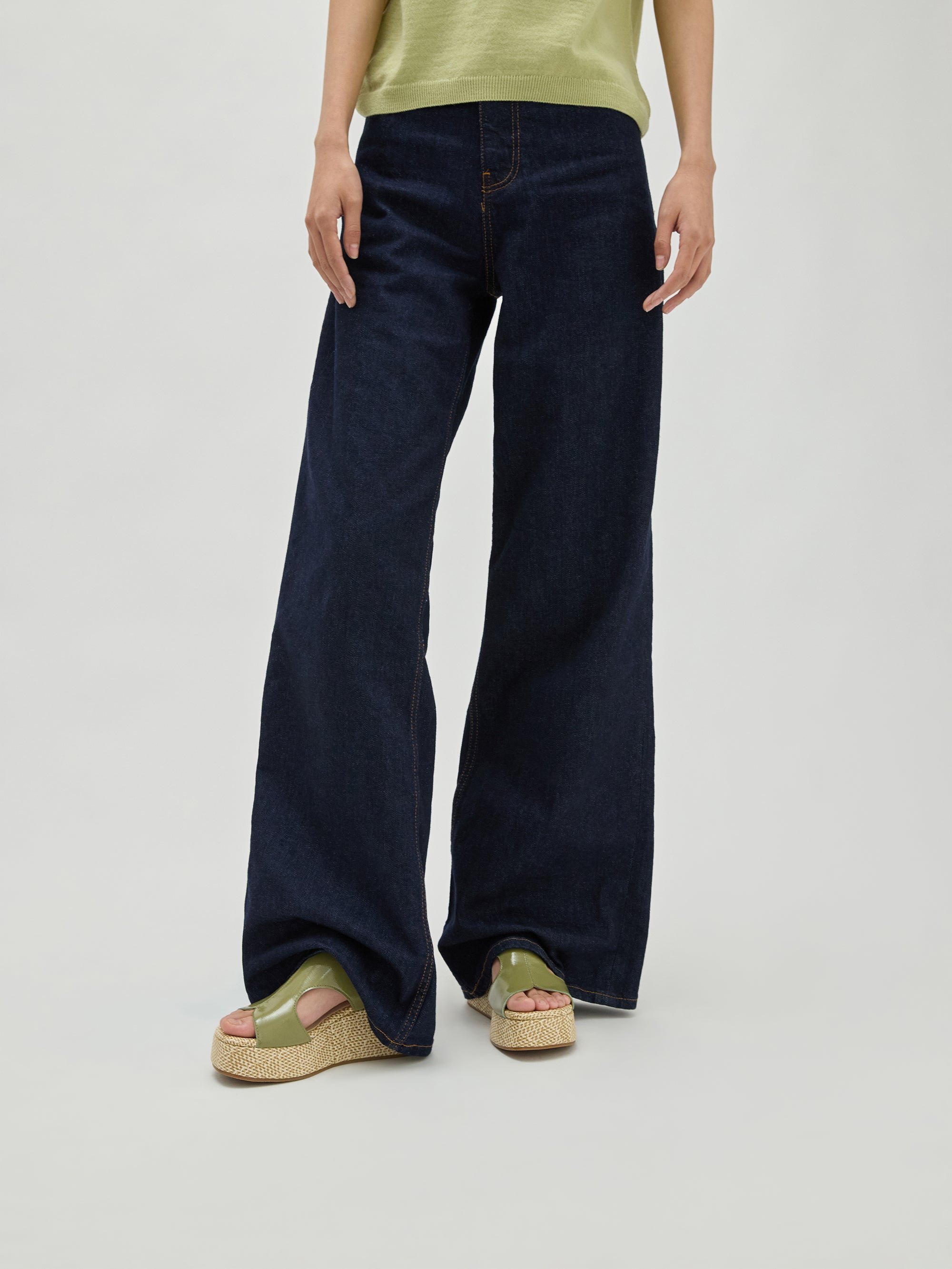 Suede platform sandals with strap VANESSA WU Green