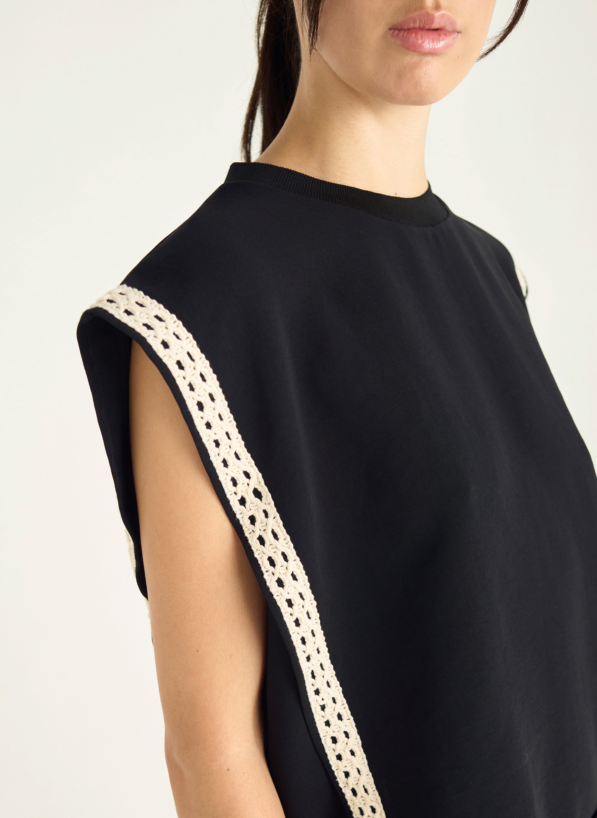 Top met ronde hals in gerecyclede vezels COTELAC Zwart