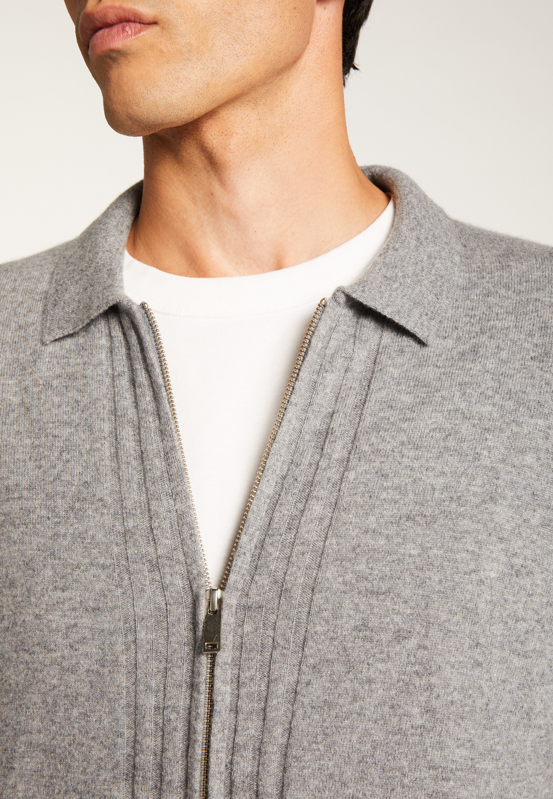 Zipped cashmere cardigan MAISON MONTAGUT Grey