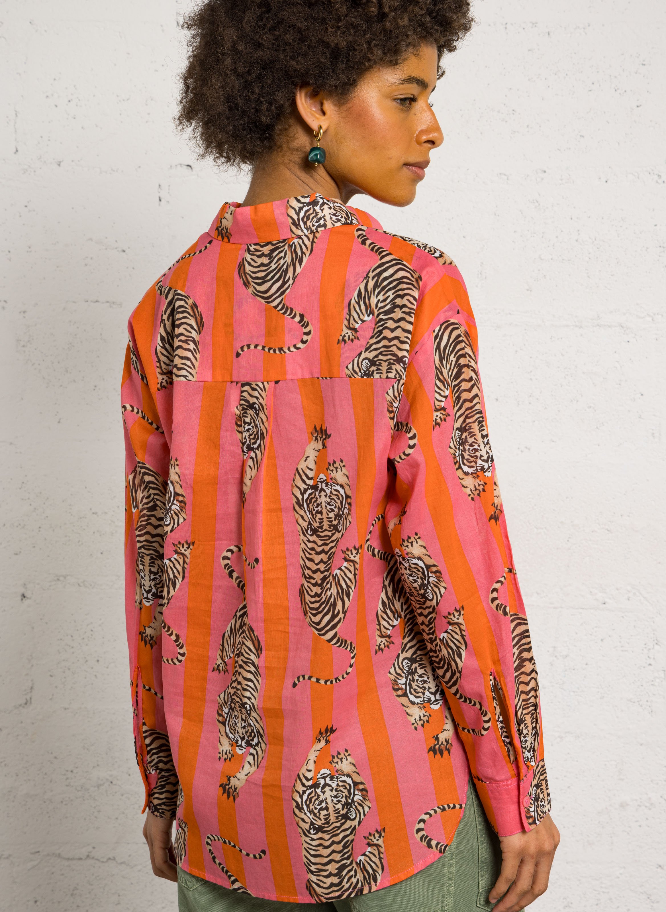 Gestreept recht hemd met tijgermotieven LE TEMPS DES CERISES Roze