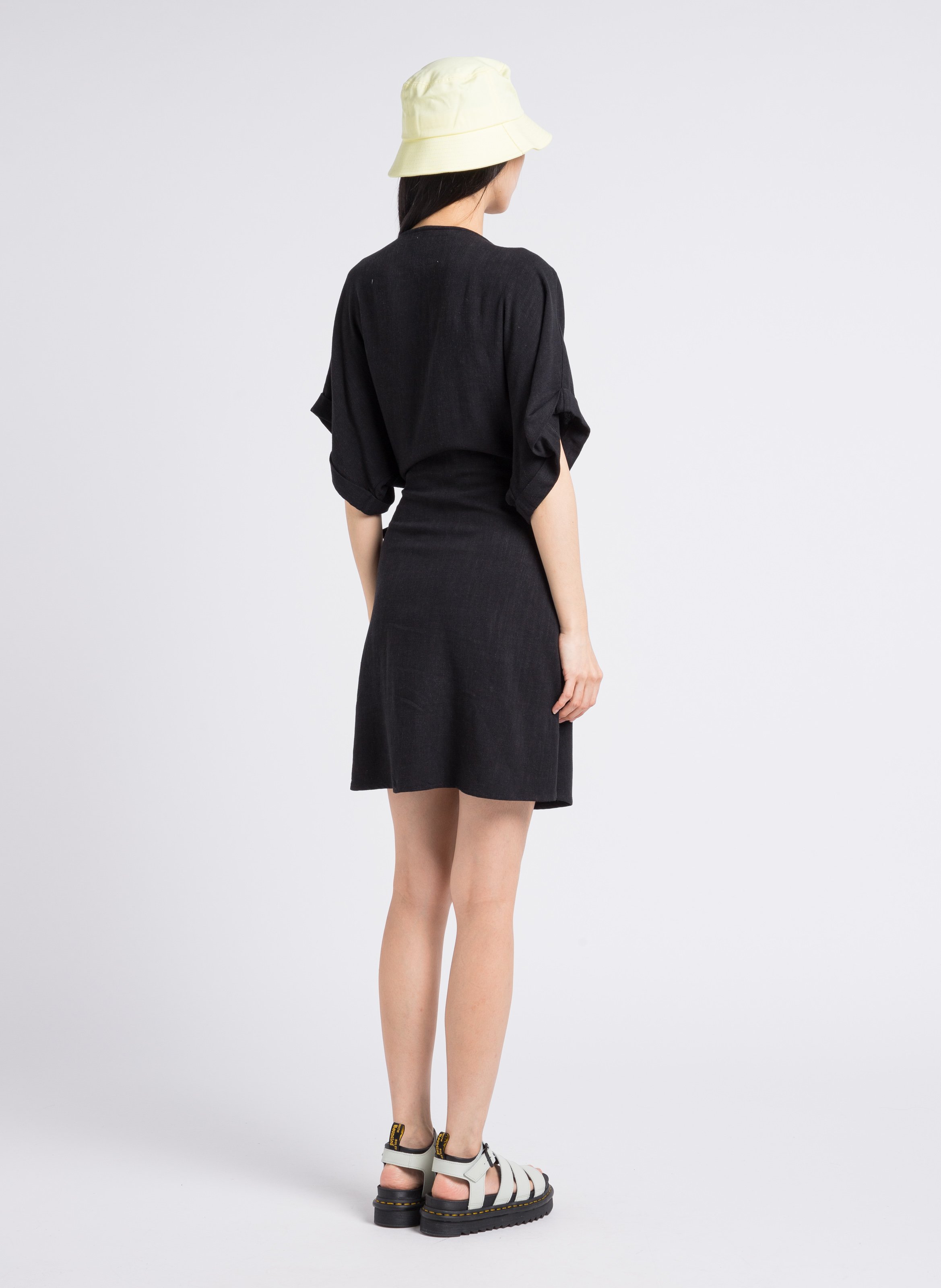 Short fitted V-neck dress Black