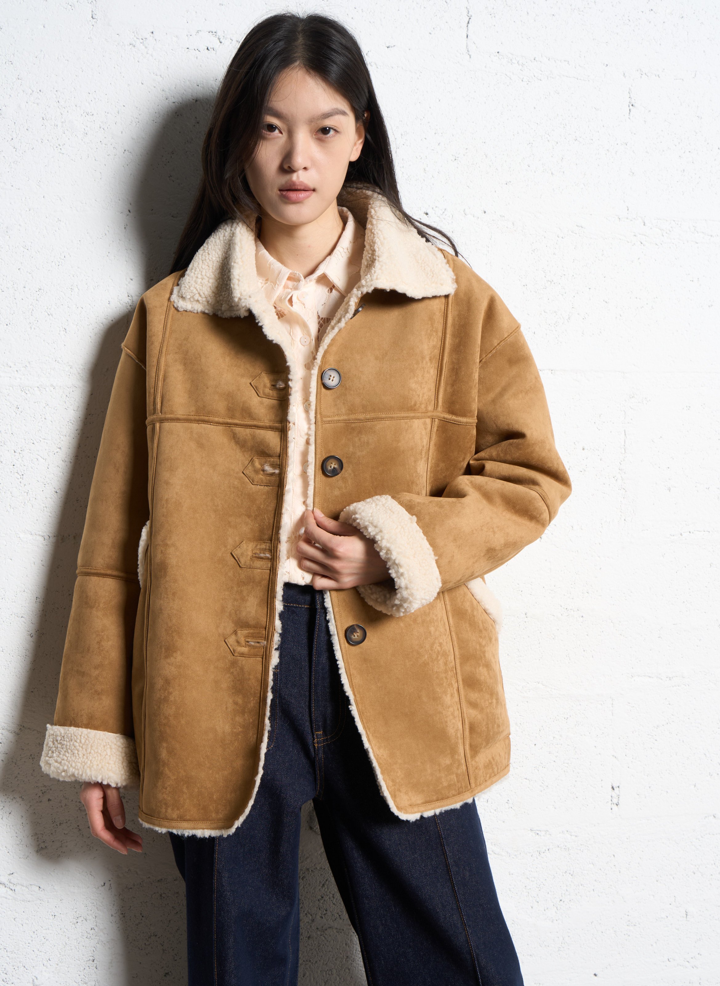Manteau droit suédé à détails sherpa SUNCOO Beige