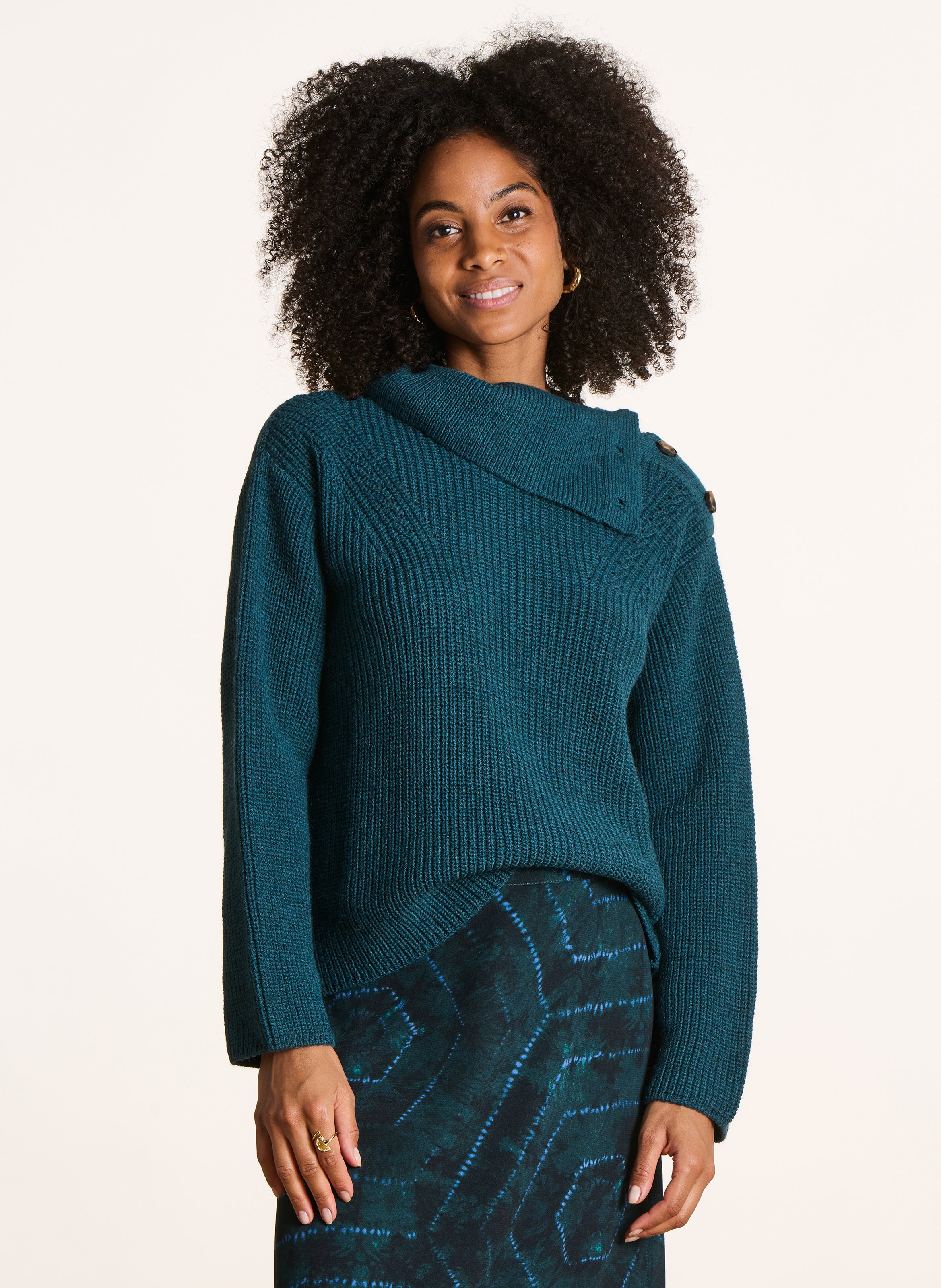 Asymmetrischer Oversized-Pullover mit Knopfleiste LA FEE MARABOUTEE