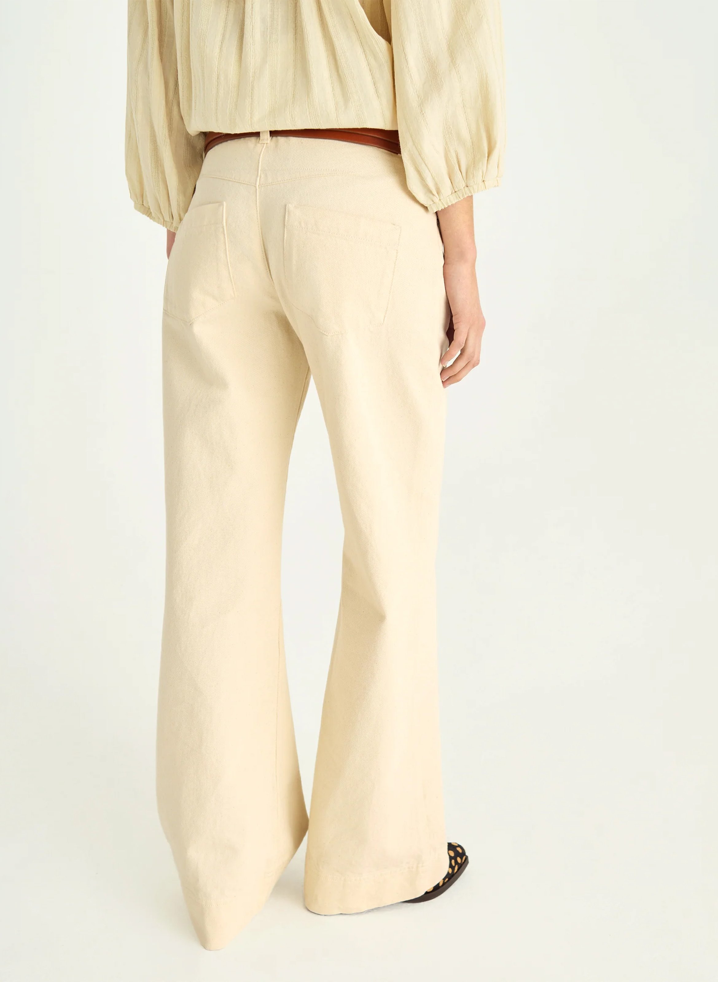 Flared Jeans aus Baumwolle ACOTE Weiss