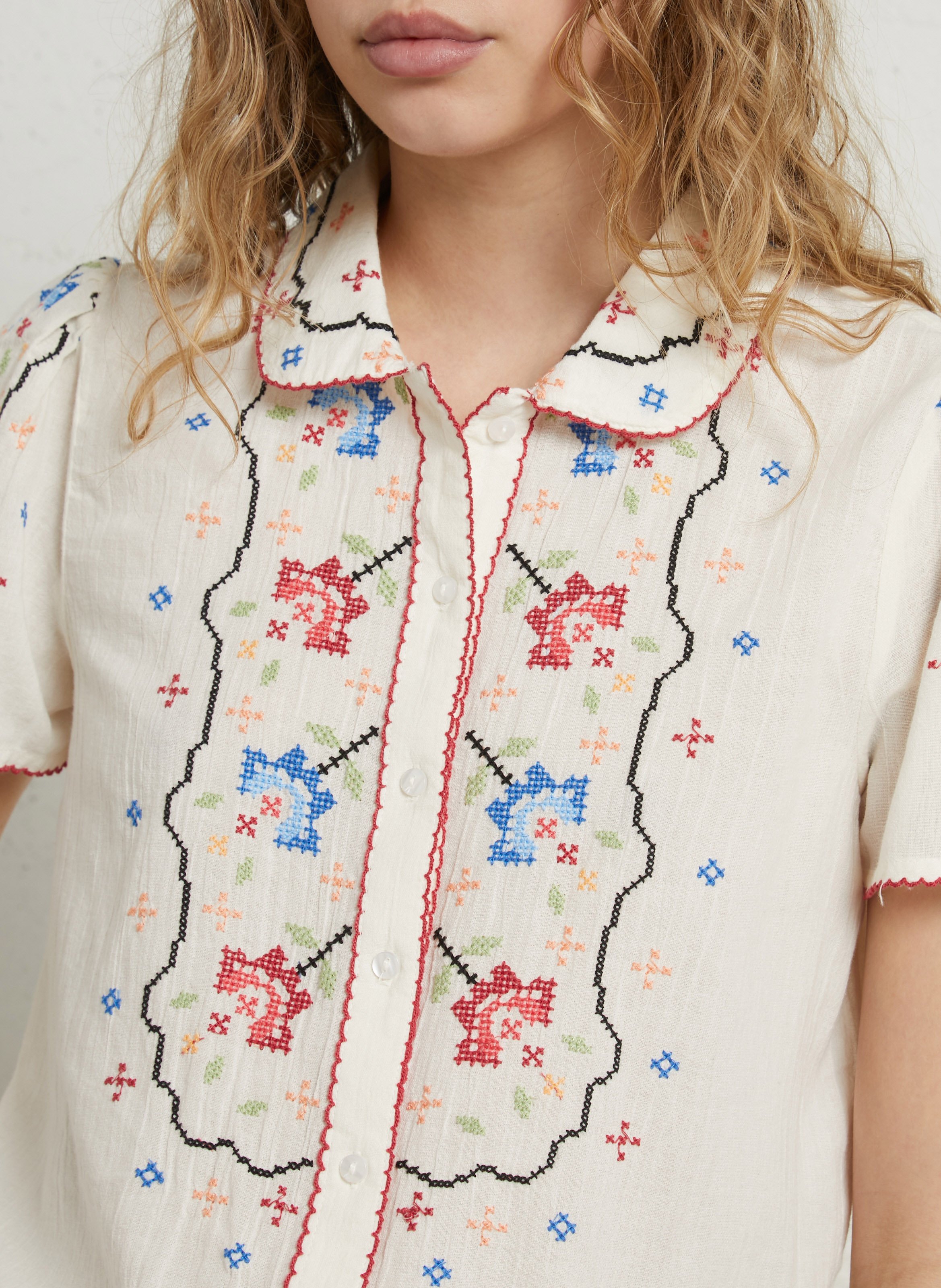 Chemise manches courtes brodée M.A.B.E Blanc