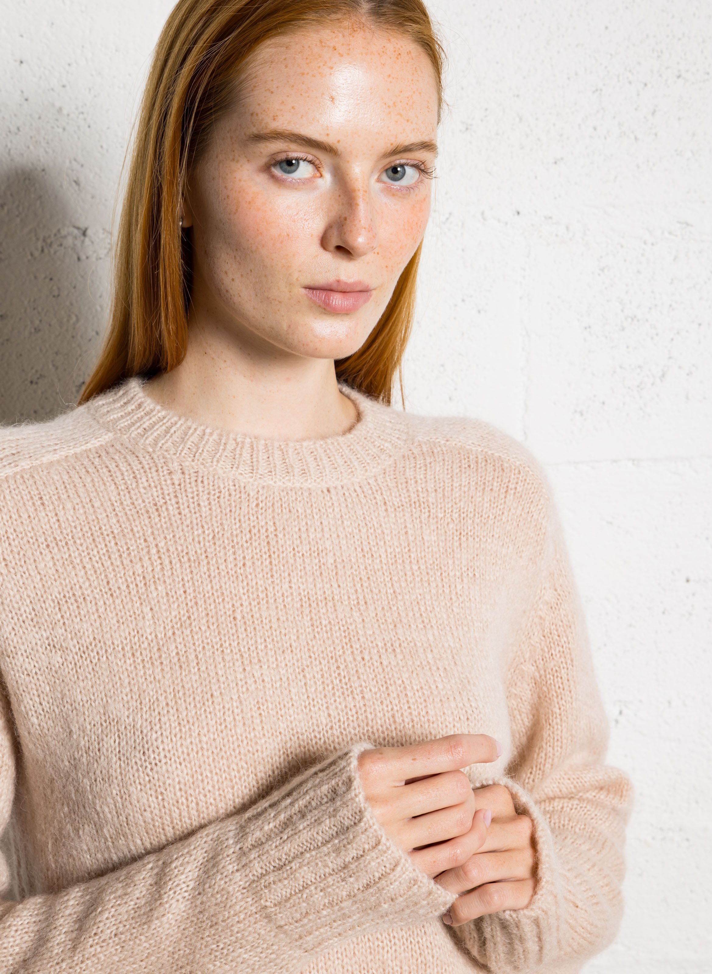 Pull droit col rond en mohair et soie MASSCOB Rose