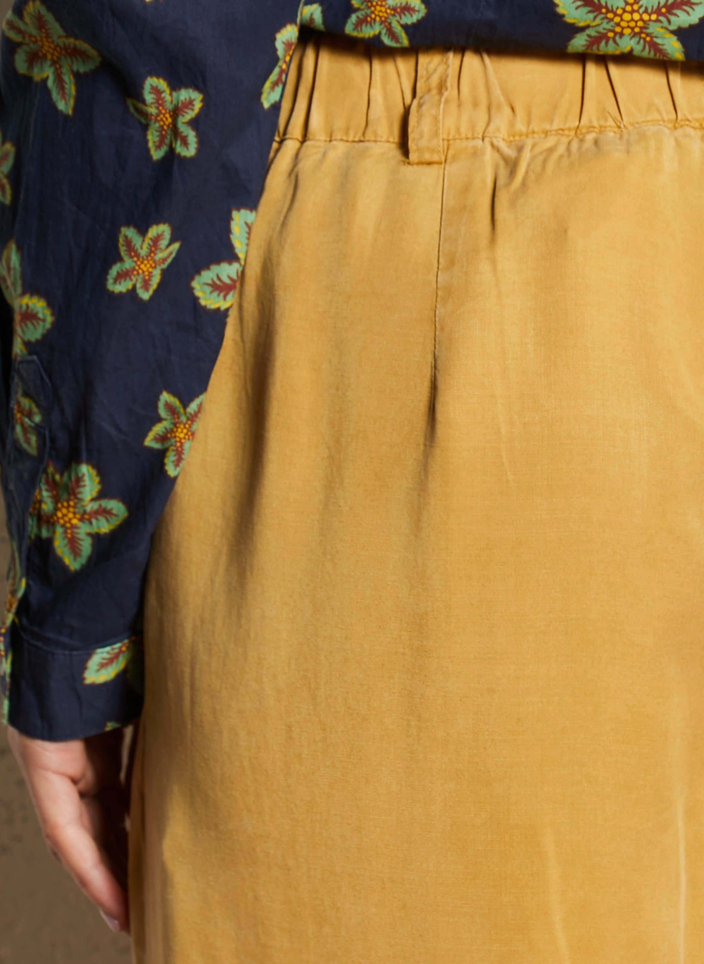 Fließende weite Hose NICE THINGS Gelb