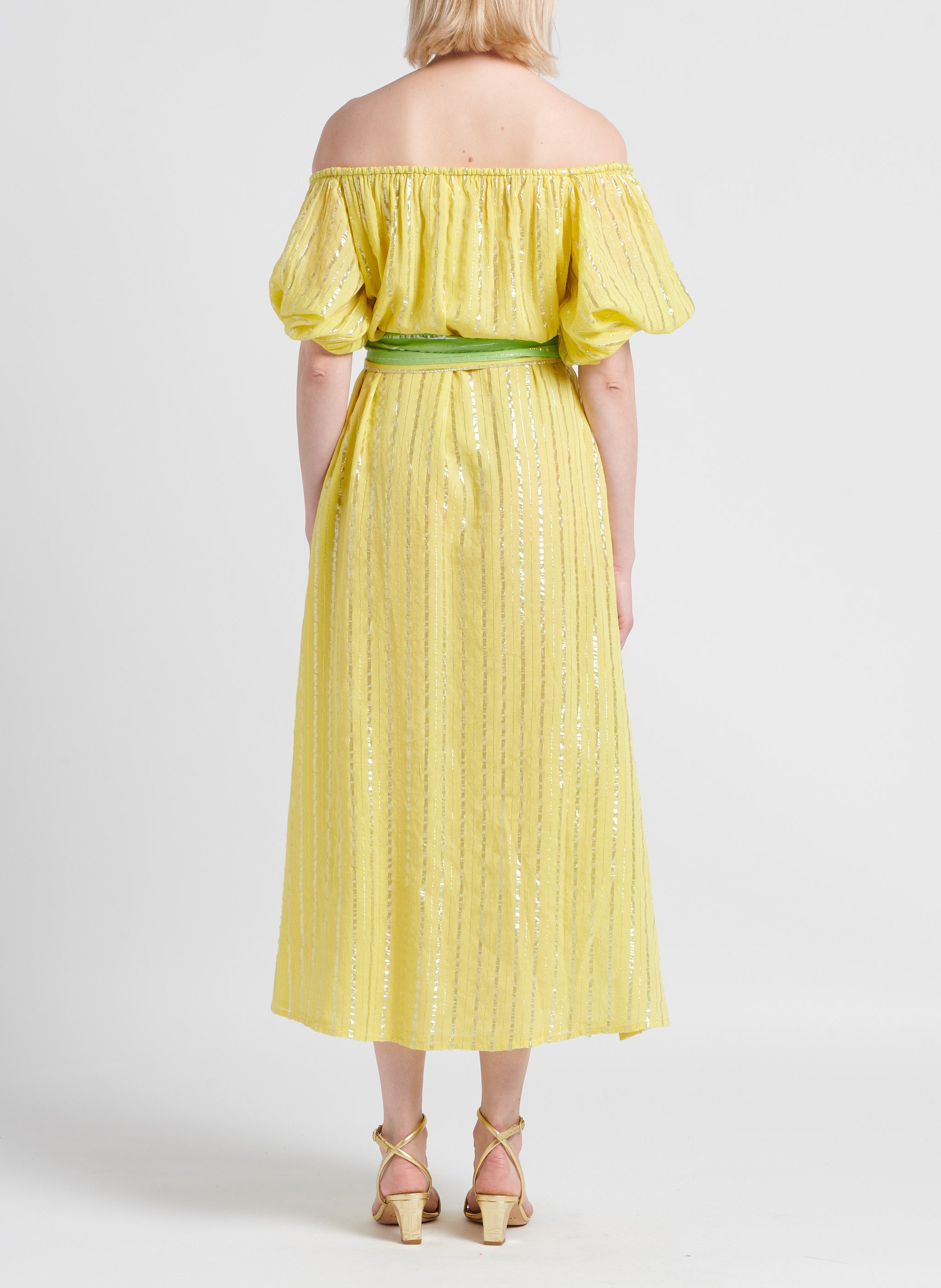 Halflange jurk met blote schouders SUNDRESS Geel