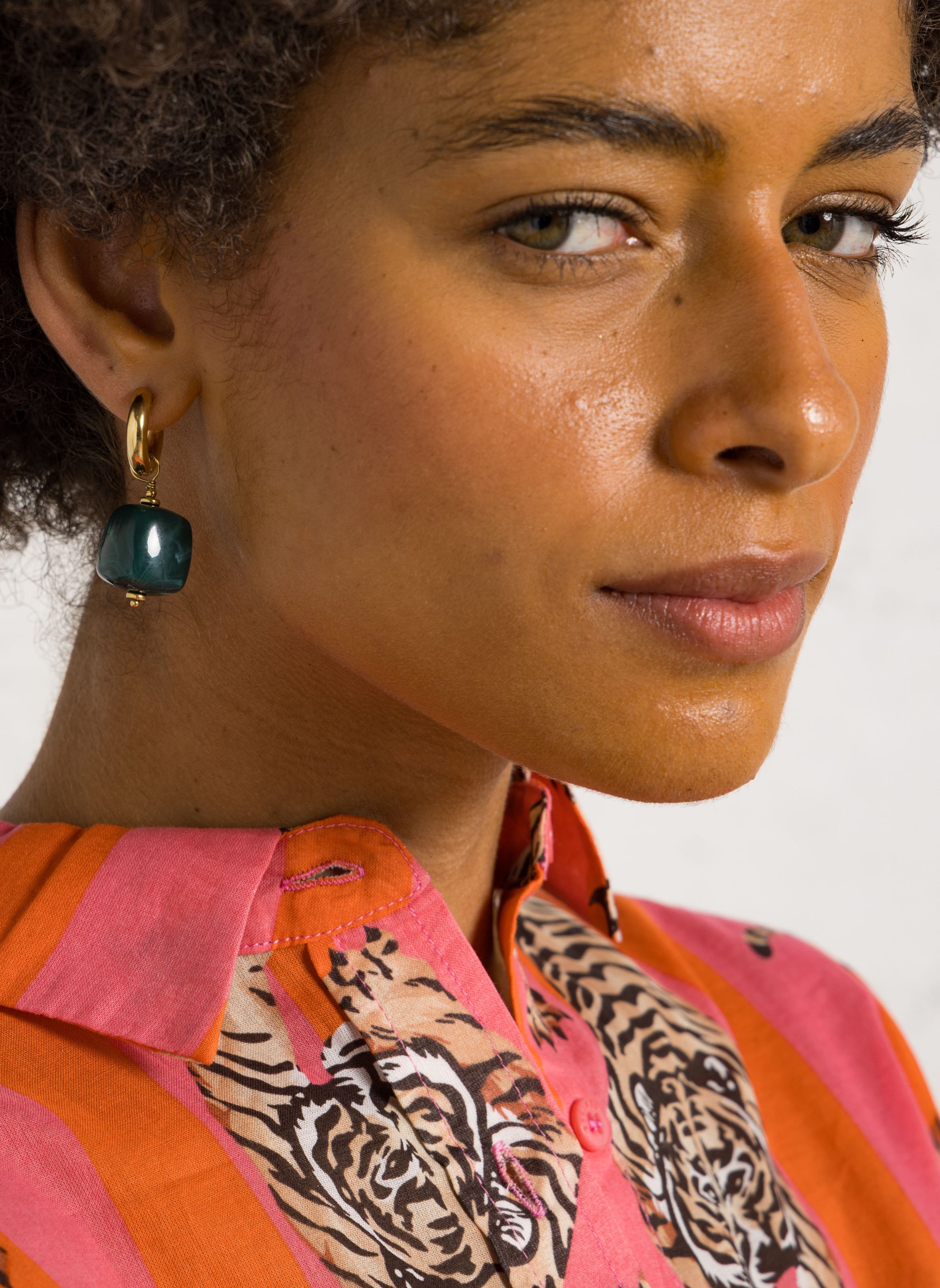 Mixed resin dangling earrings AU PRINTEMPS PARIS Green