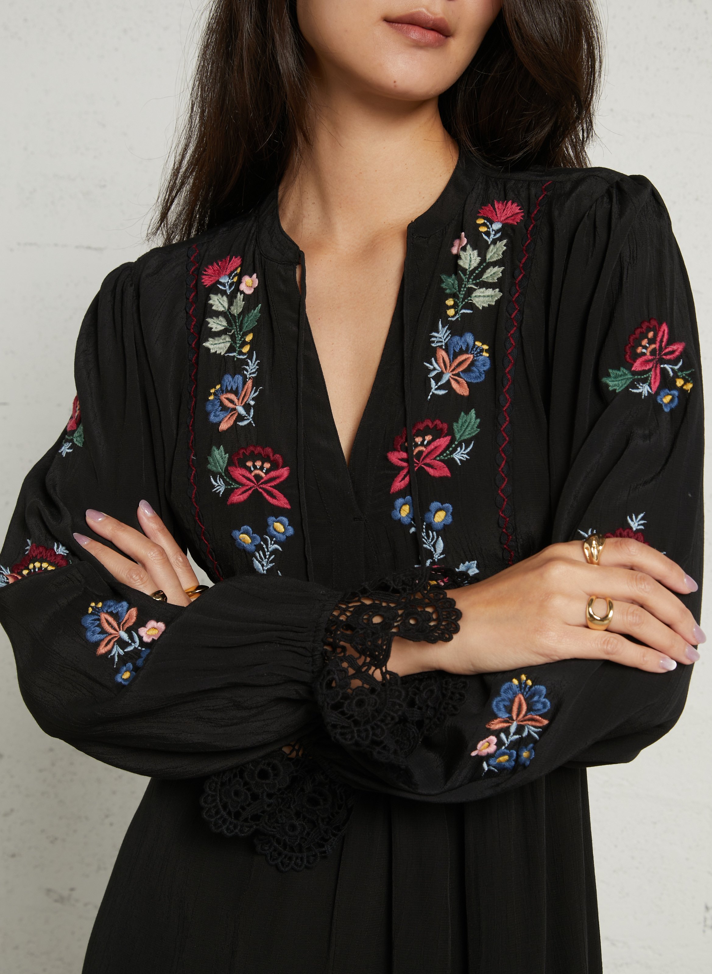 Robe longue brodée col tunisien LOUISE MISHA Noir