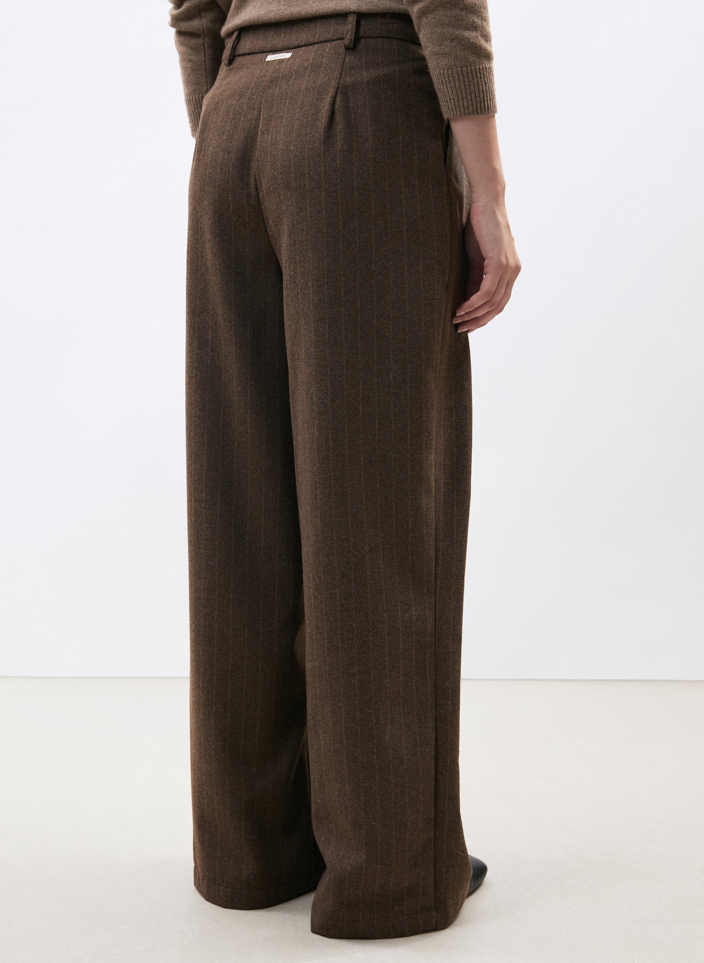 Weite Taillenhose HUMILITY Braun