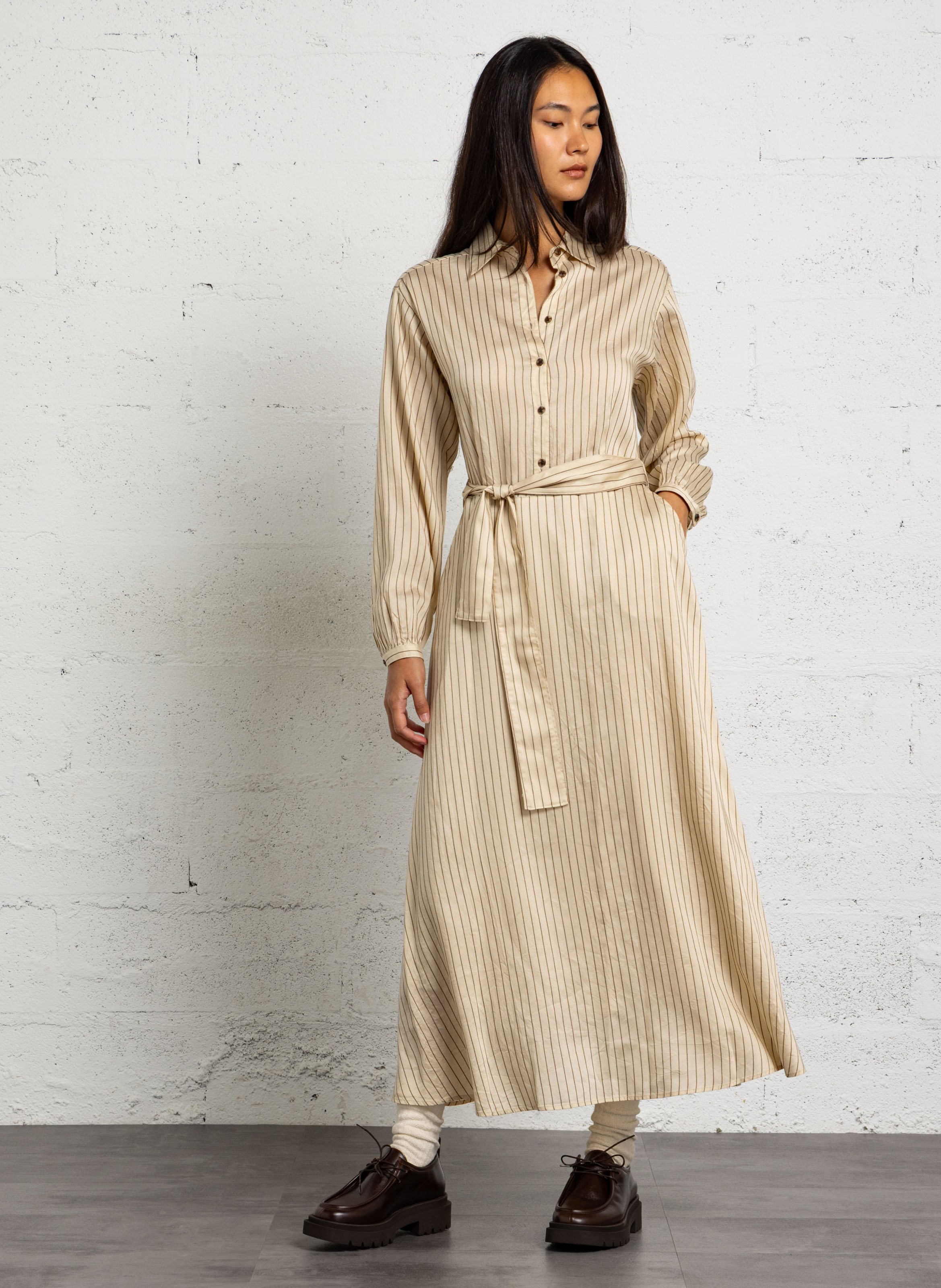 Robe cintrée col classique à rayures DIEGA Beige