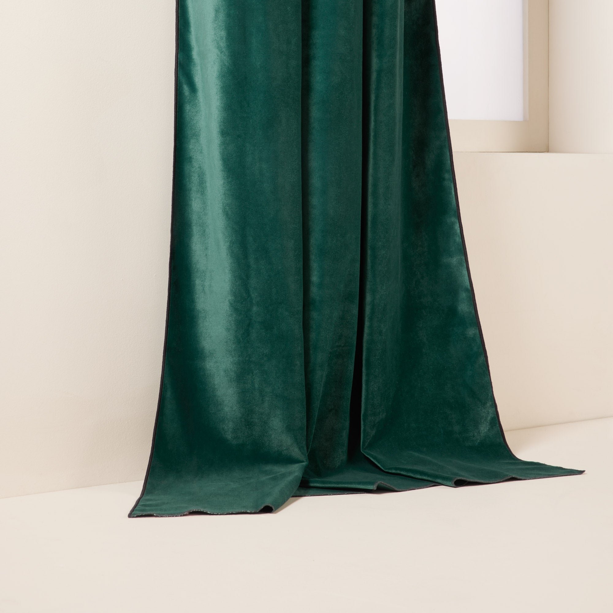 Curtain with black eyelets MADURA Green