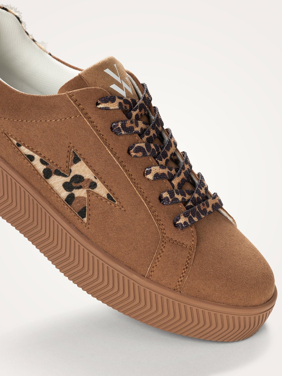 Low-top leopard print lace-up sneakers VANESSA WU Brown