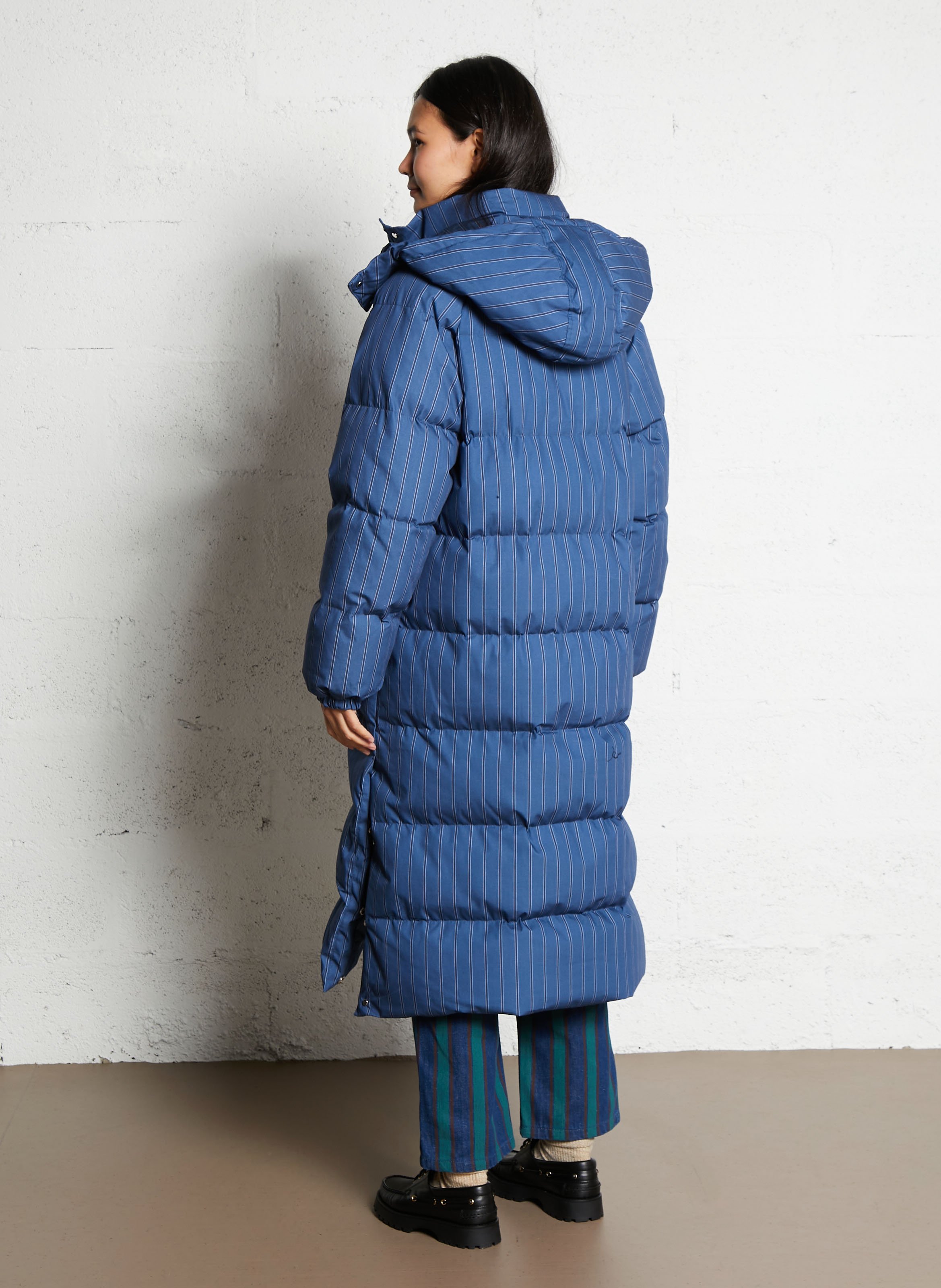 Doudoune à capuche oversize en coton THE TINY BIG SISTER Bleu