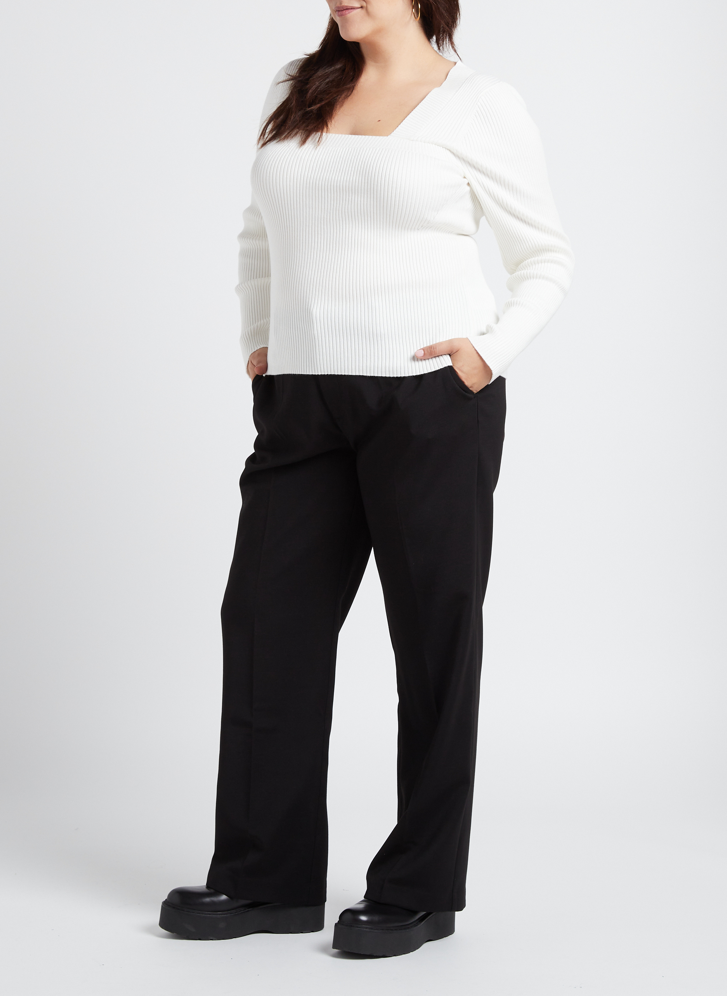 Figurbetontes Top mit V-Ausschnitt GINA TRICOT Weiss