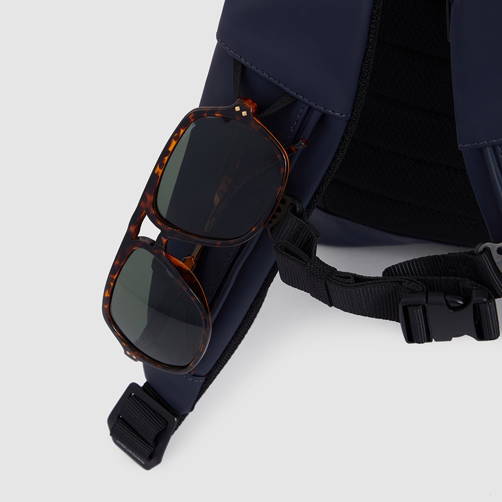 Backpack for PC and iPad® with chest strap, u-lock loops, and rear light loop Black