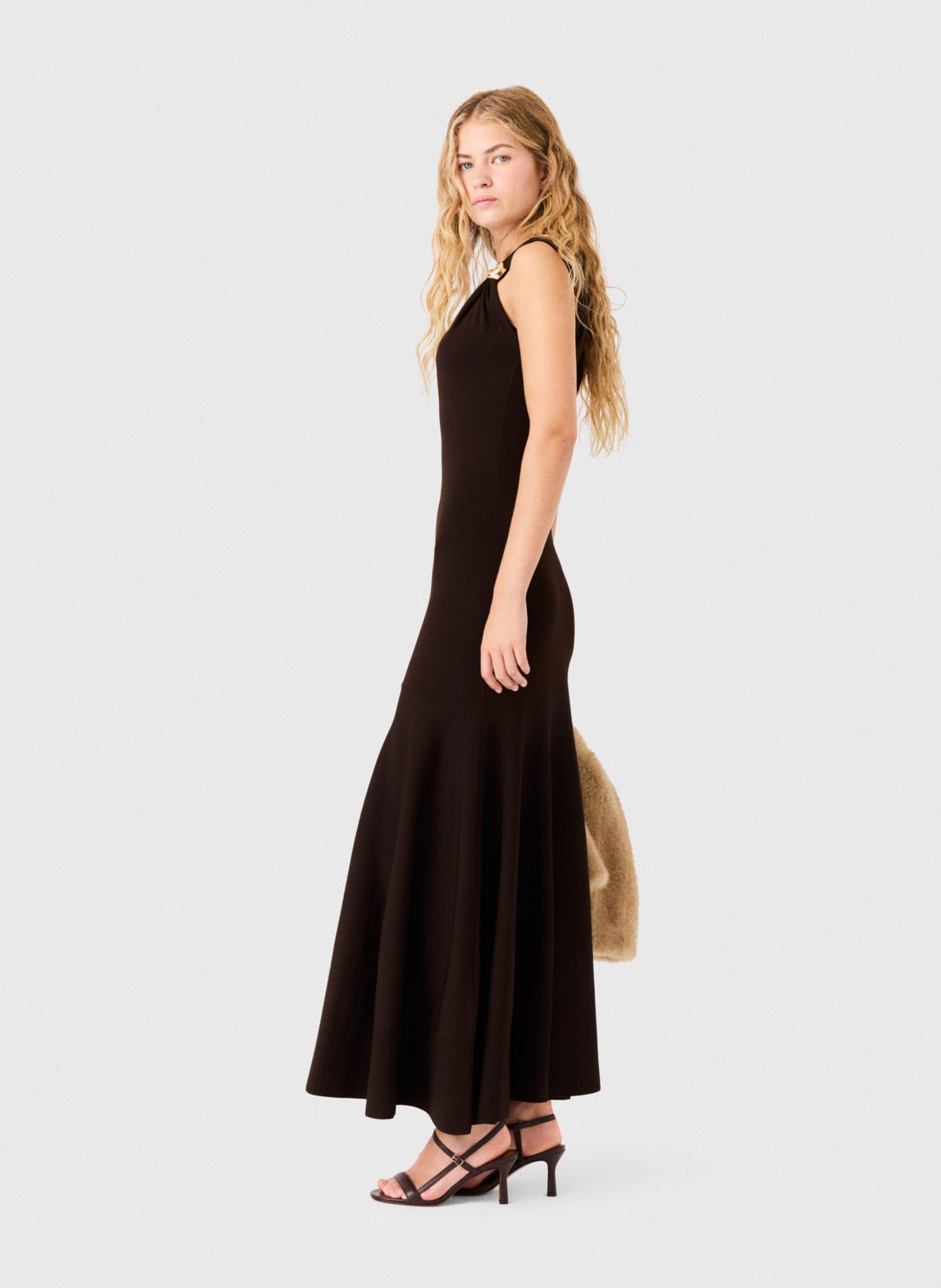 Lange, asymmetrische jurk MAJE Bruin