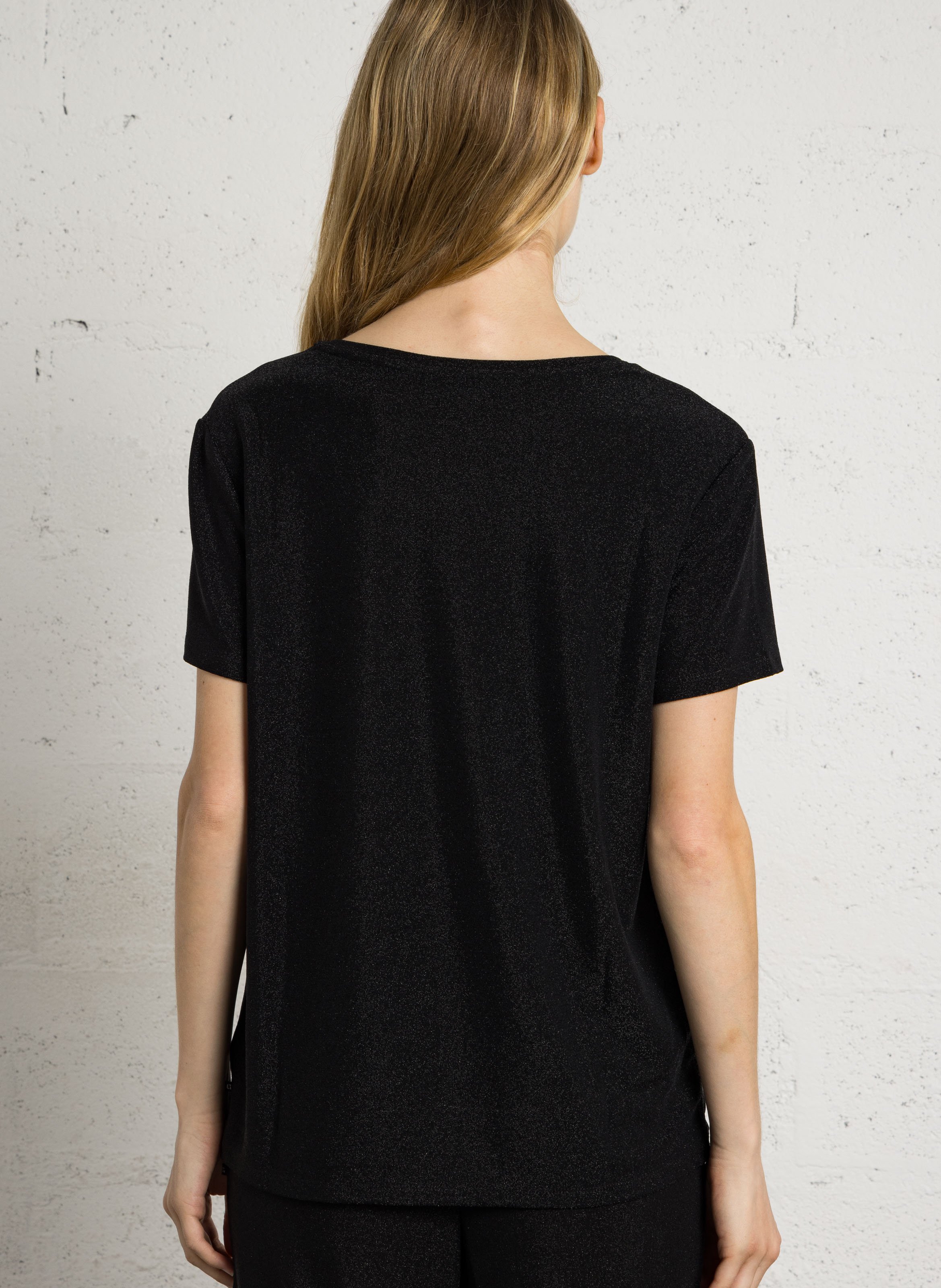 Loose-fitting short-sleeve V-neck t-shirt LE TEMPS DES CERISES Black