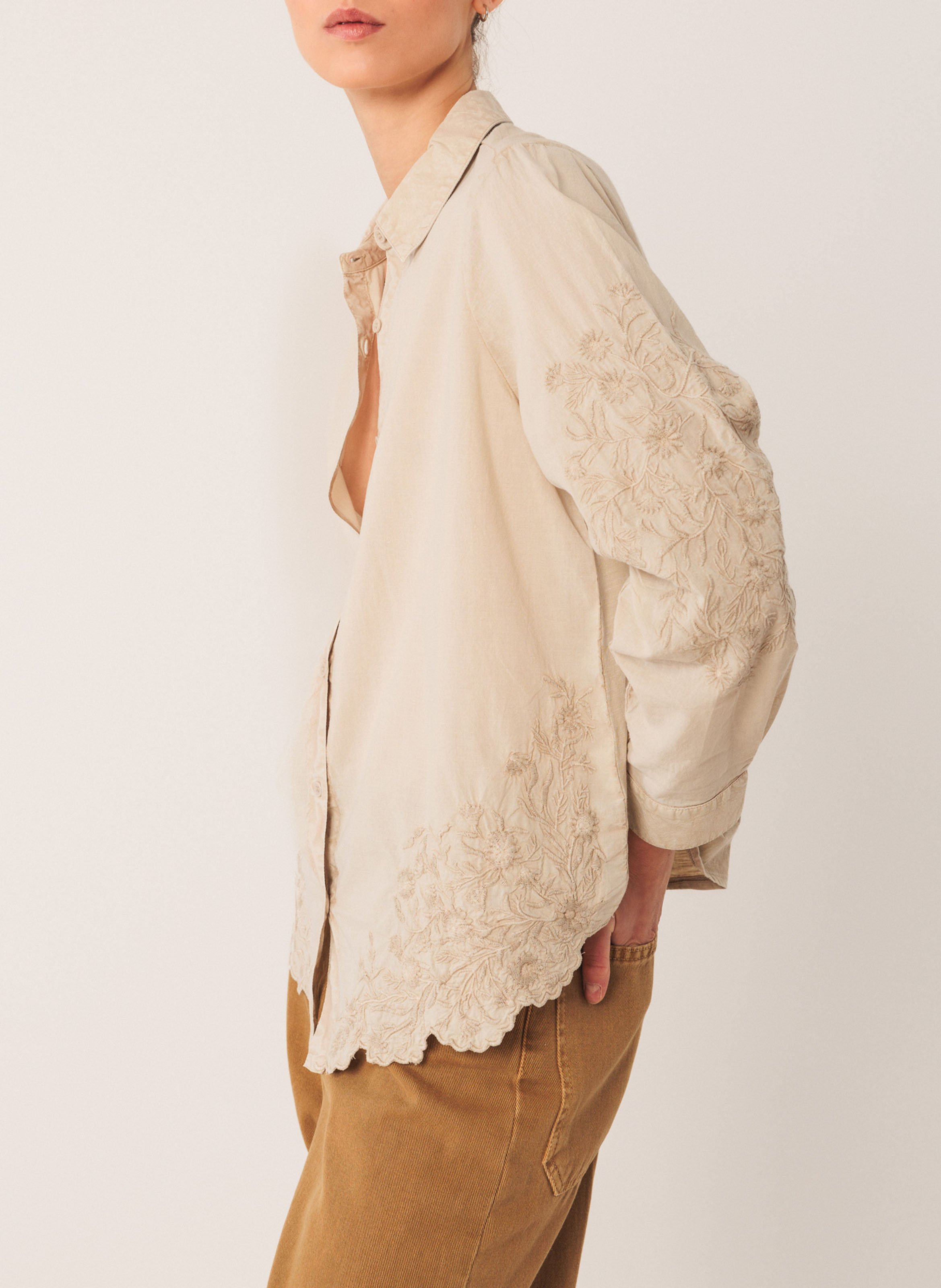 Chemise droite à broderies fleuries INDI & COLD Argent