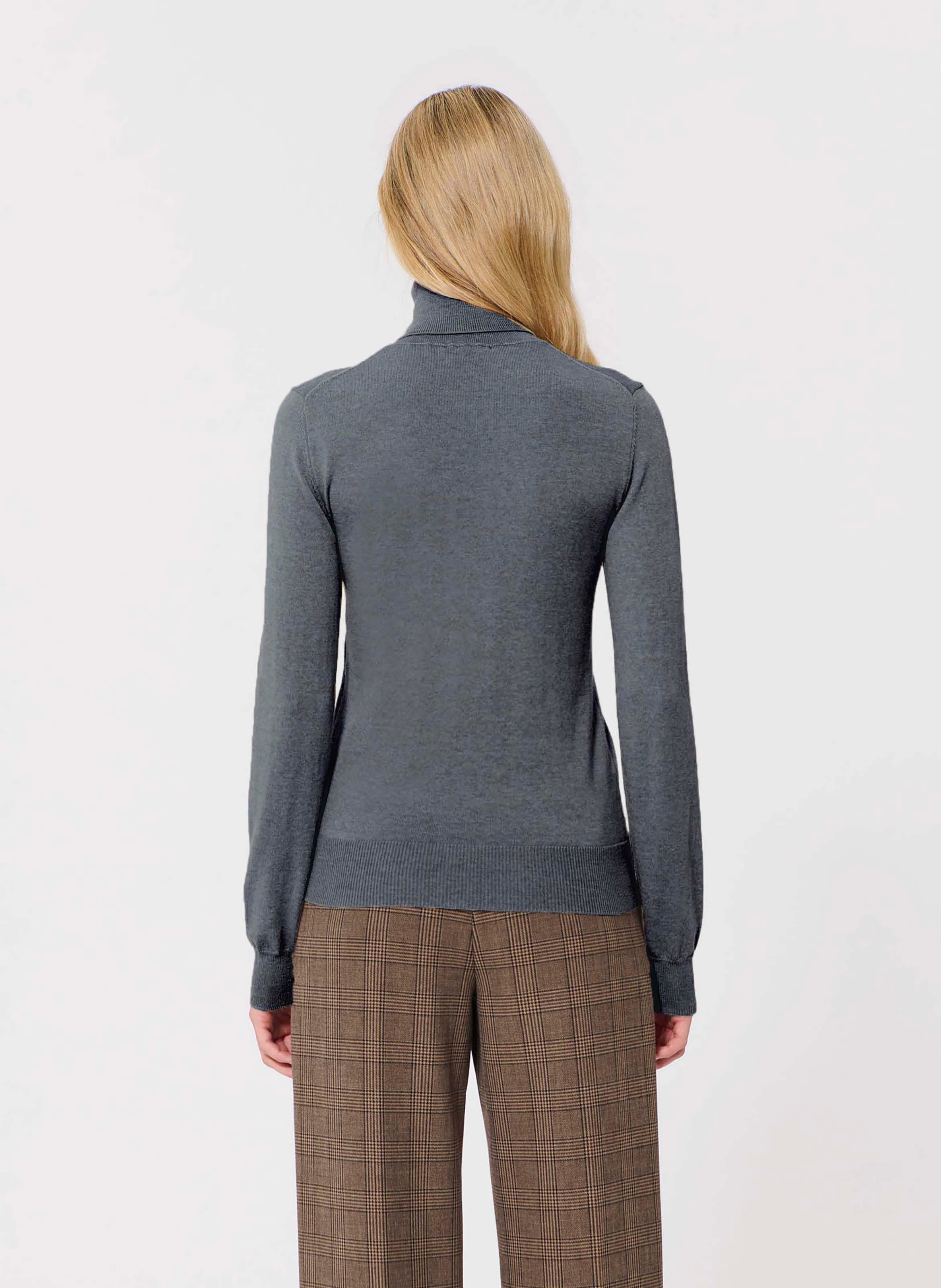 Pull moulant col roulé en laine TARA JARMON Gris