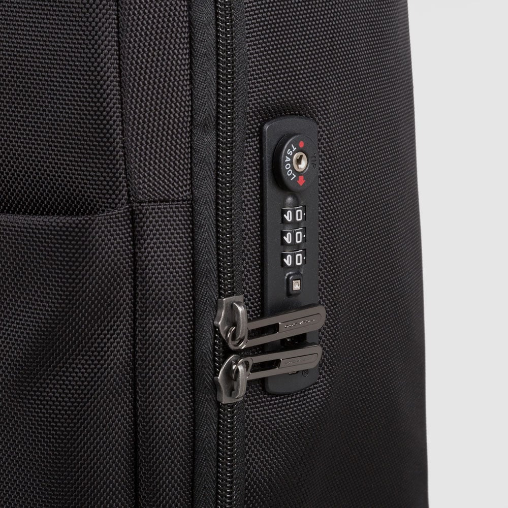 Ultra-flat 4-wheel cabin trolley suitcase in recycled fabric with TSA lock PIQUADRO Black