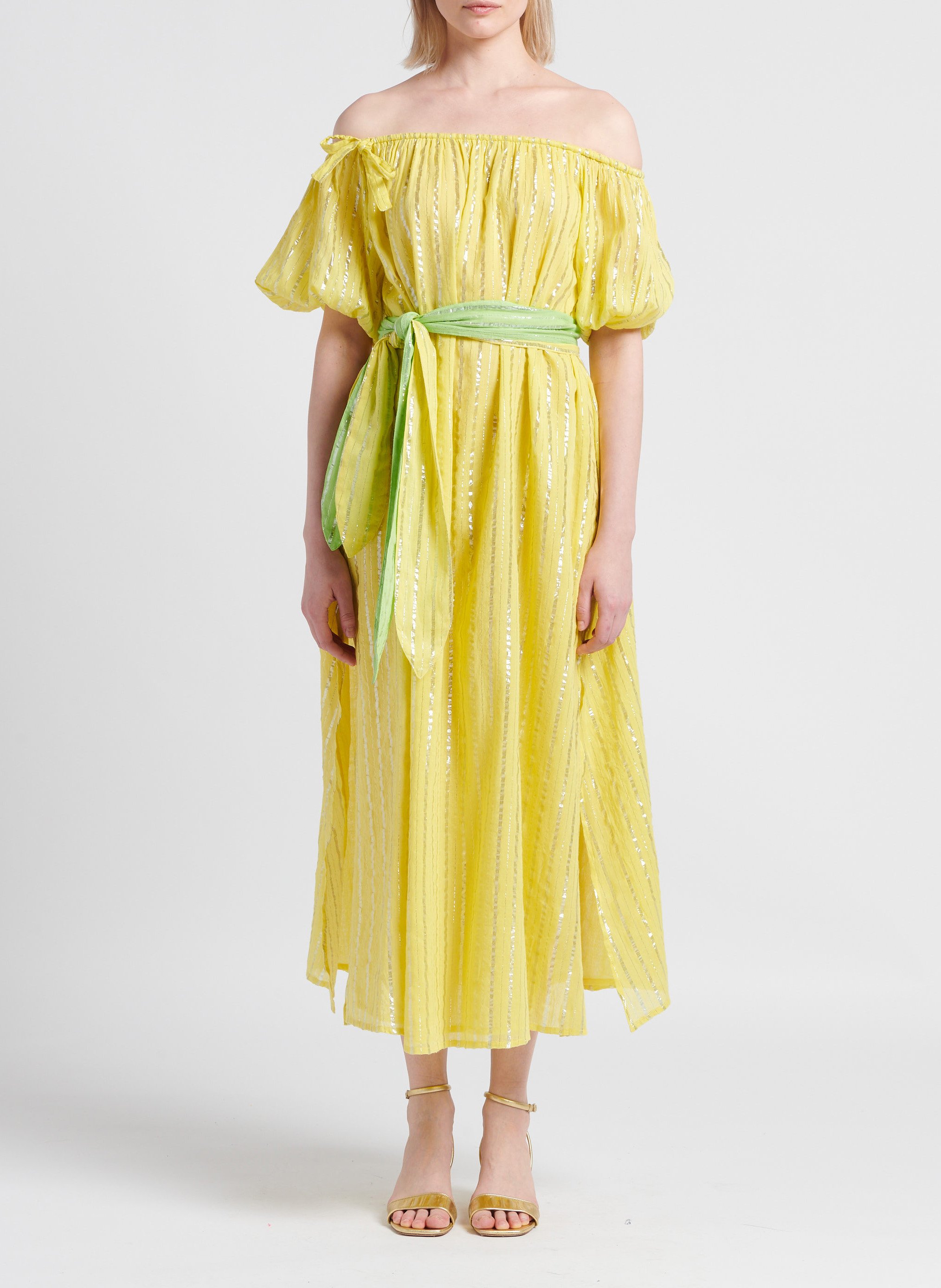 Halflange jurk met blote schouders SUNDRESS Geel