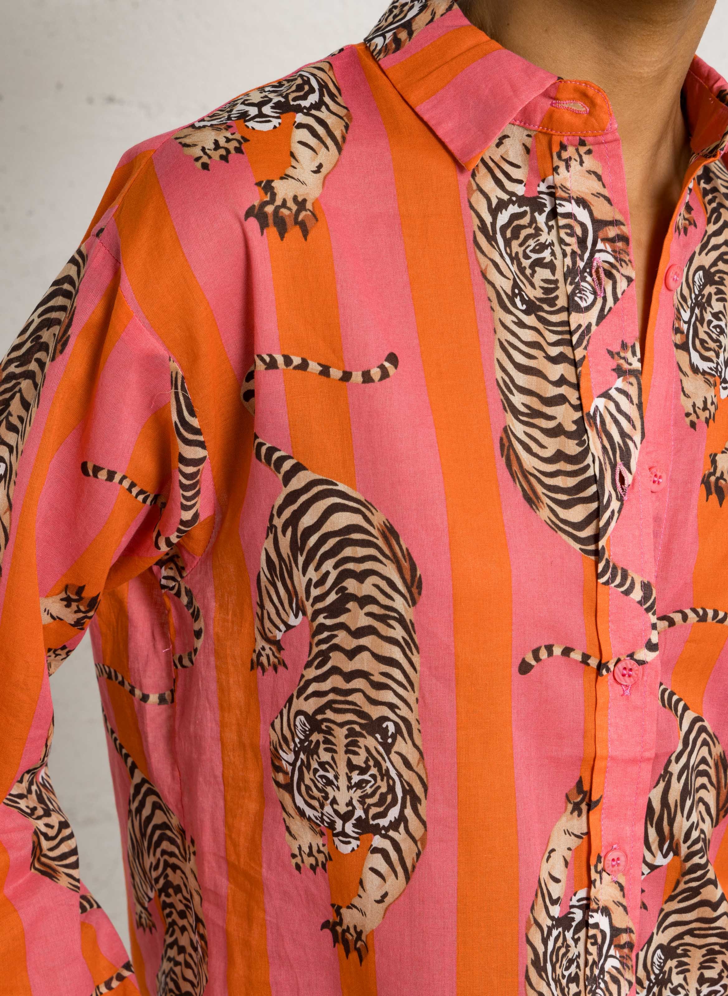 Gestreept recht hemd met tijgermotieven LE TEMPS DES CERISES Roze