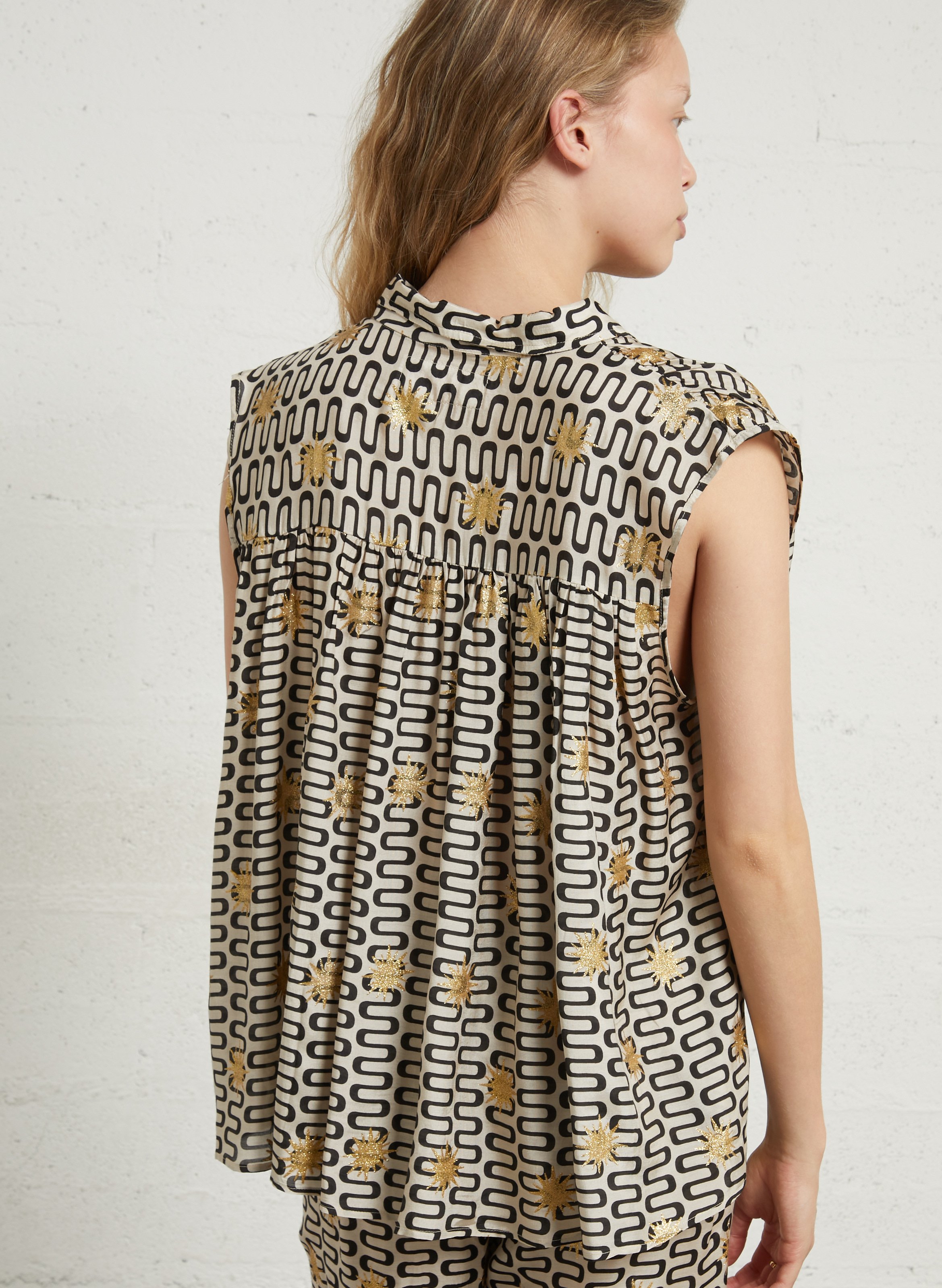 Ärmellose Bluse mit klassischem Kragen und Print SUNDRESS Mehrfarbig