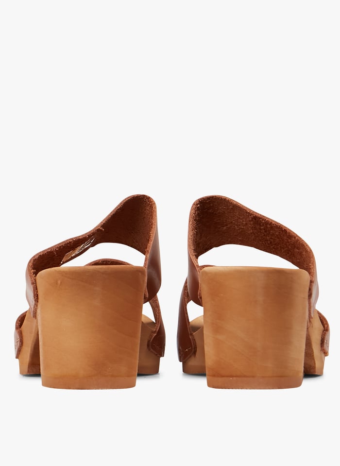 Sandali legno 2025 e cuoio