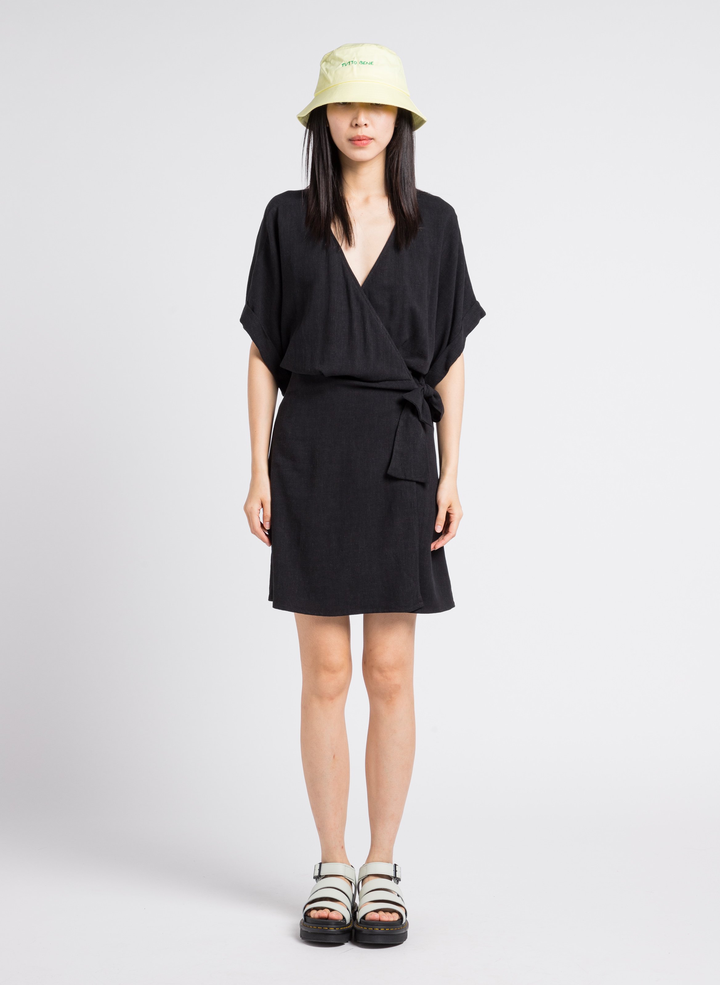 Short fitted V-neck dress Black