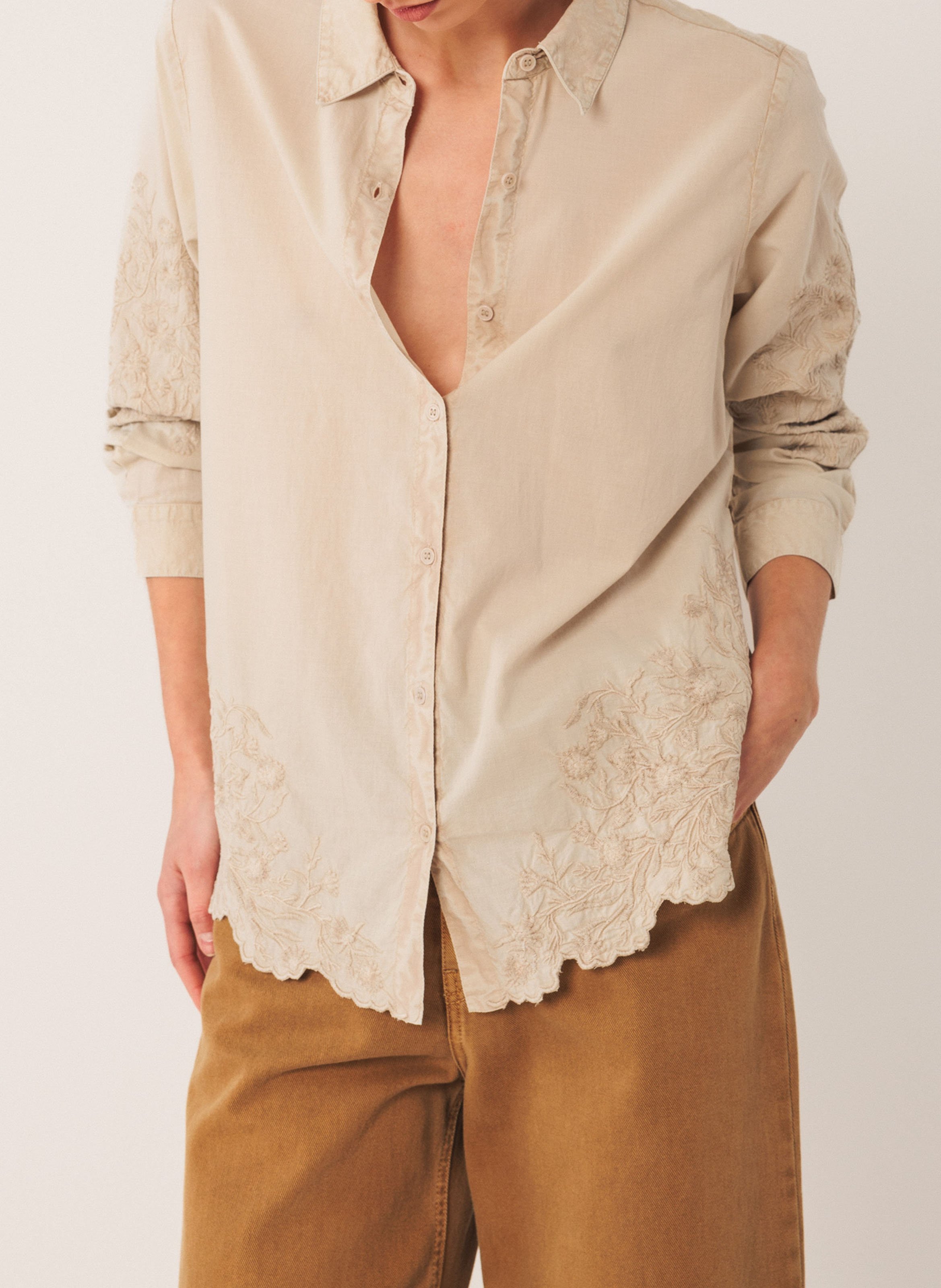 Chemise droite à broderies fleuries INDI & COLD Argent